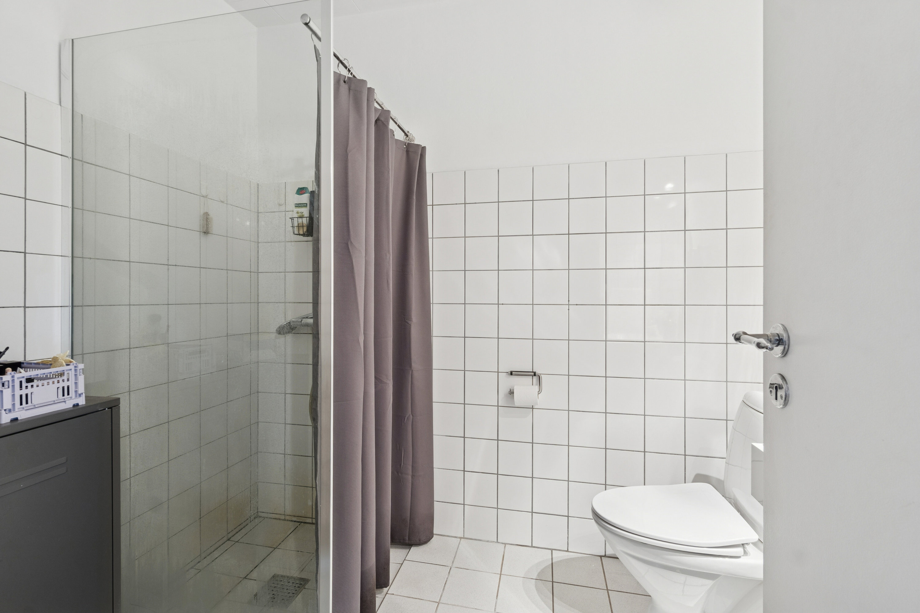 Fremhævet badeværelse billede i fuldskærmstilstand. Billede af Møllebakkevej 1, 4581 Rørvig