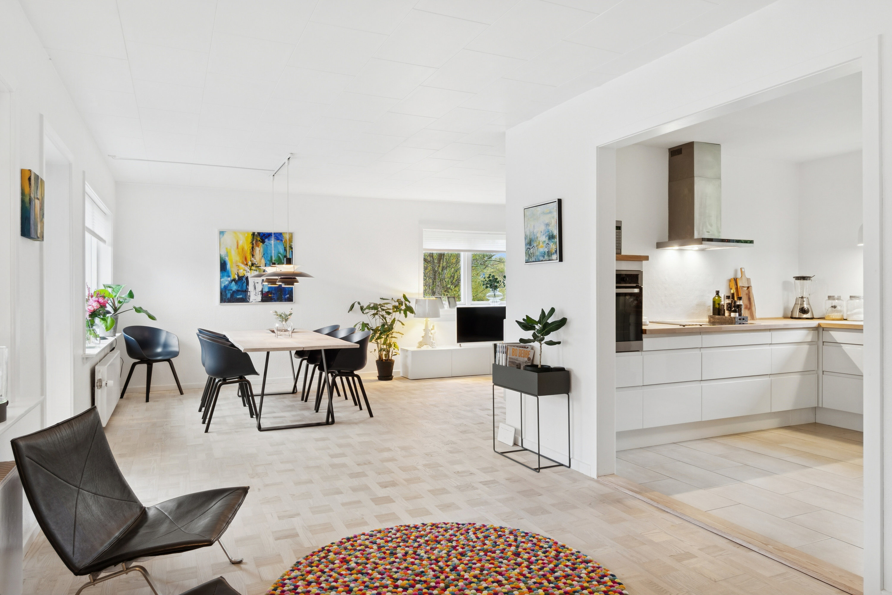 Fremhævet stue billede i fuldskærmstilstand. Billede af Møllebakkevej 1, 4581 Rørvig