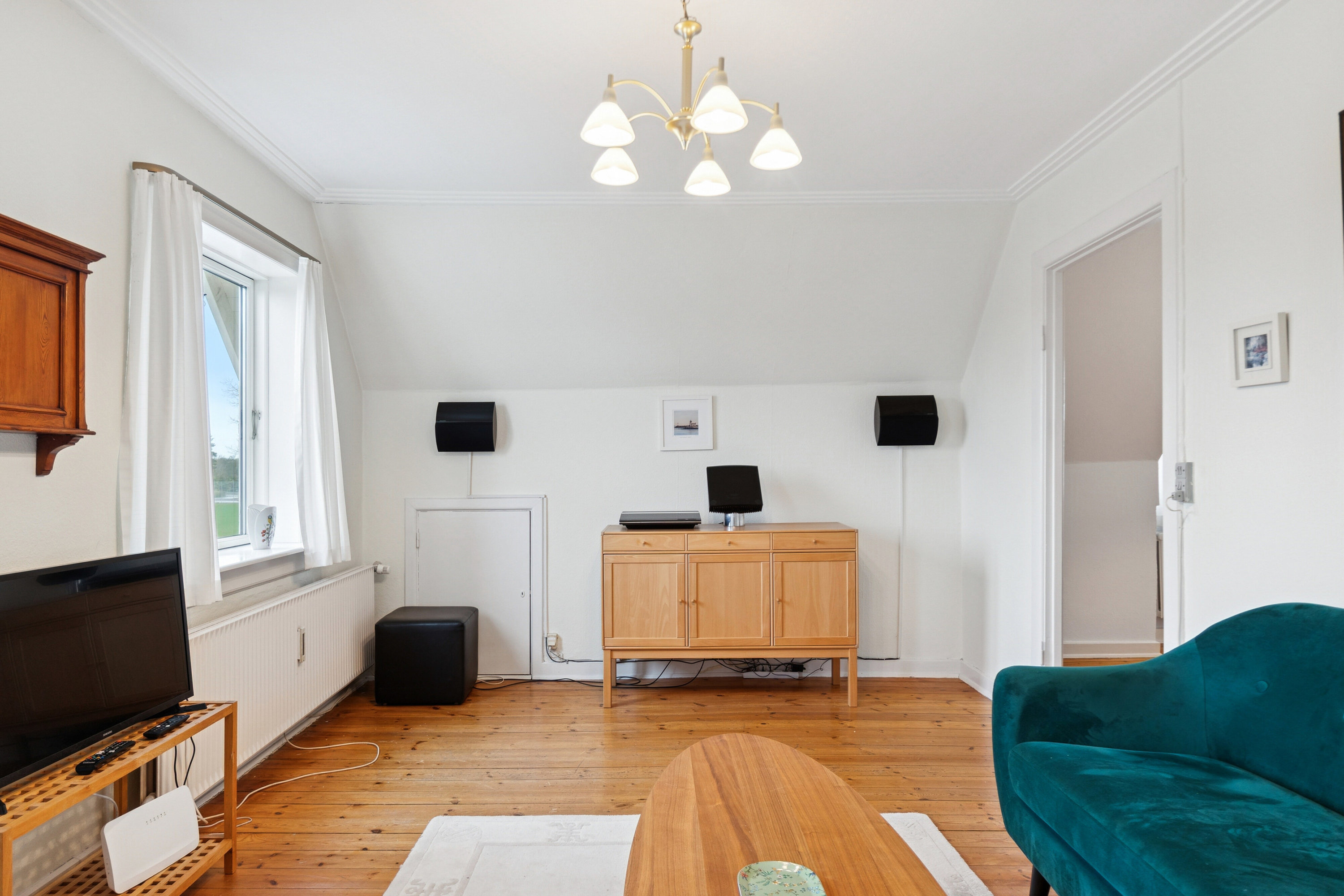 Fremhævet stue billede i fuldskærmstilstand. Billede af Ørumvej 35, 1., 2650 Hvidovre