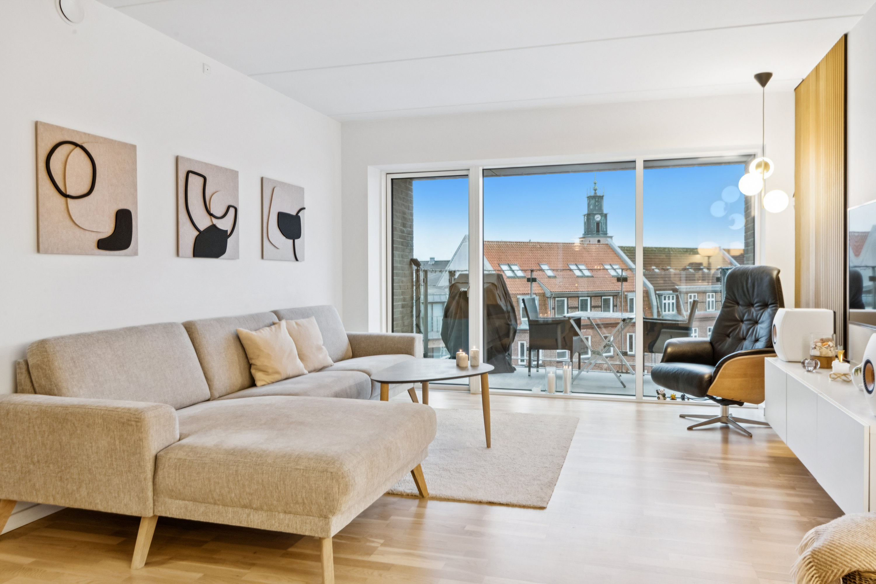 Fremhævet stue billede i fuldskærmstilstand. Billede af Stormgade 19, 5. th., 9000 Aalborg