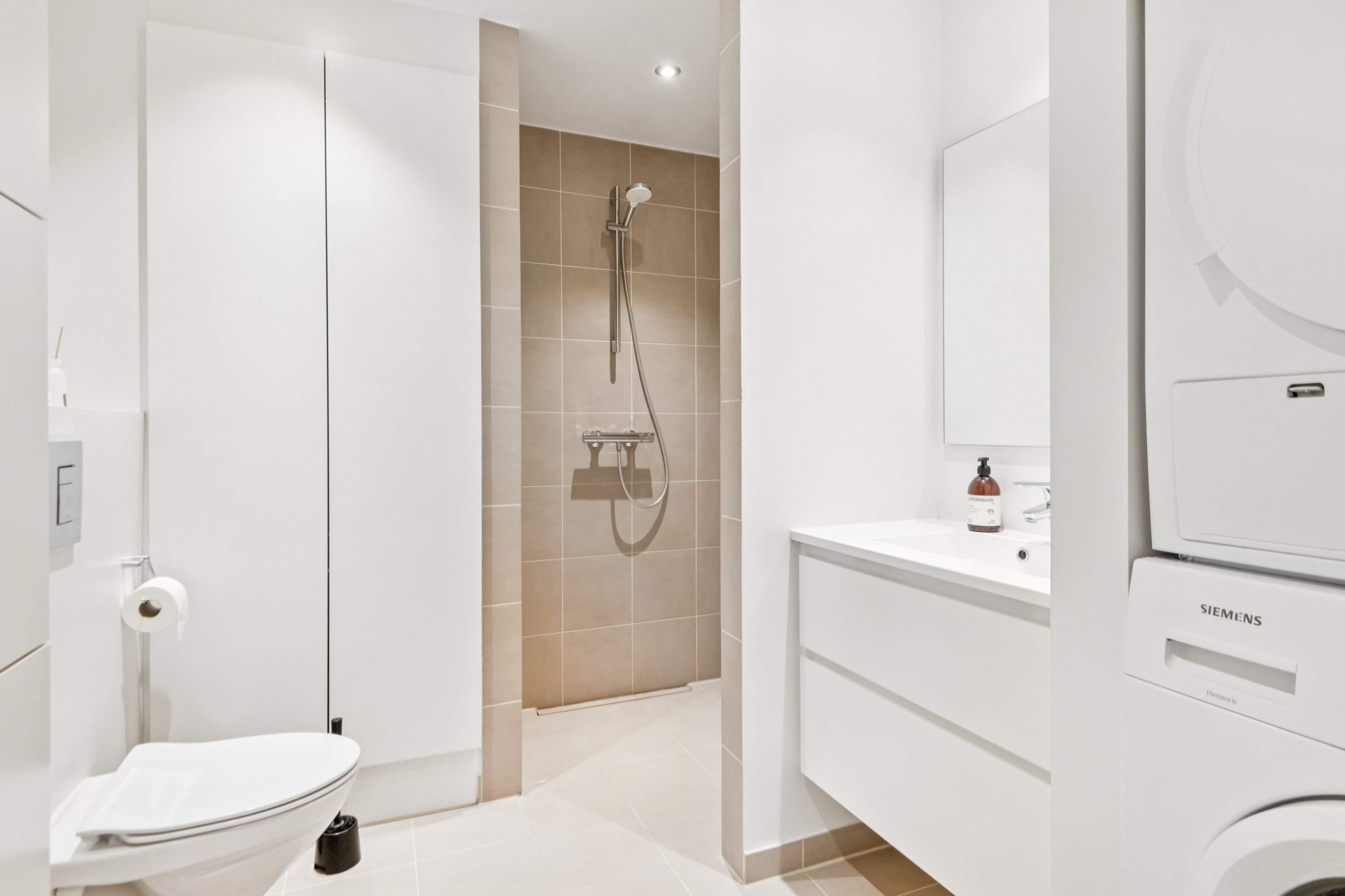 Fremhævet badeværelse billede i fuldskærmstilstand. Billede af Stormgade 19, 5. th., 9000 Aalborg