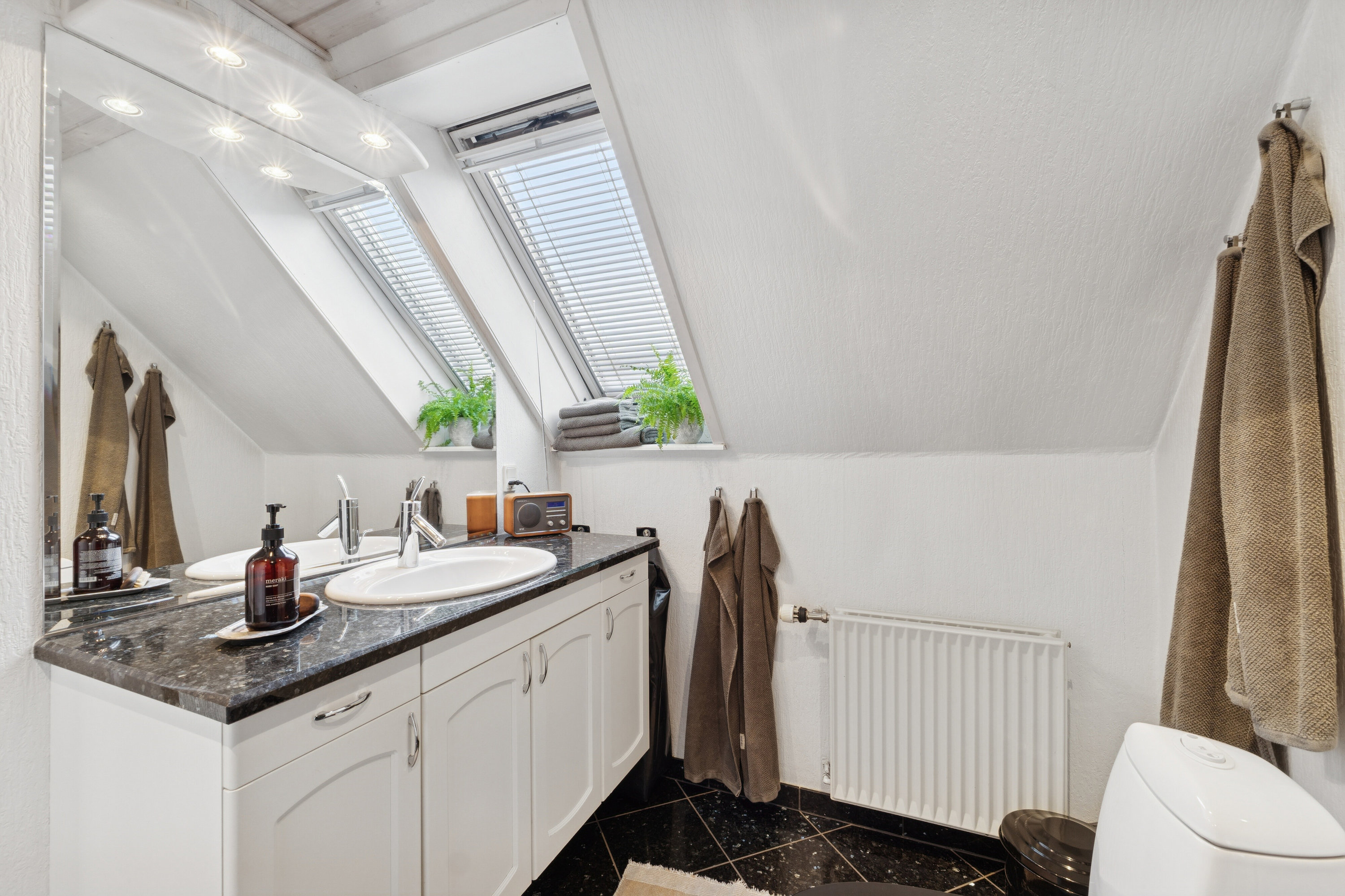 Fremhævet badeværelse billede i fuldskærmstilstand. Billede af Grønnegade 20, 7430 Ikast