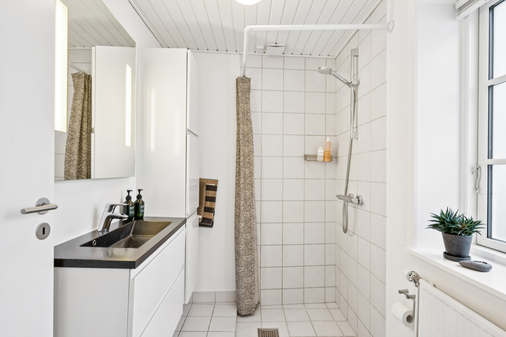 Fremhævet badeværelse billede i fuldskærmstilstand. Billede af Grønnegade 7, 8900 Randers C