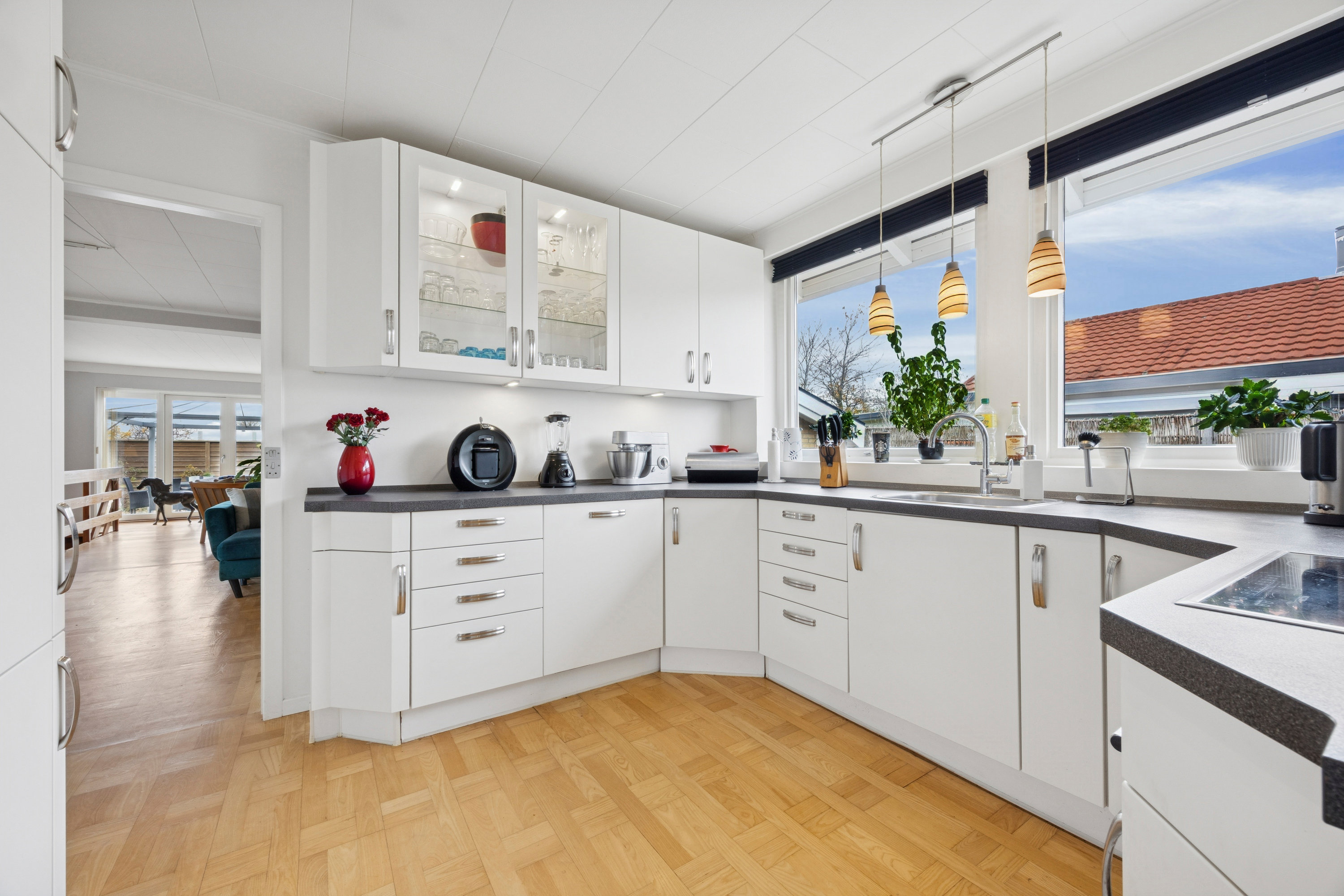 Miniaturebillede 2: køkken. Billede af Søen 28, 2690 Karlslunde