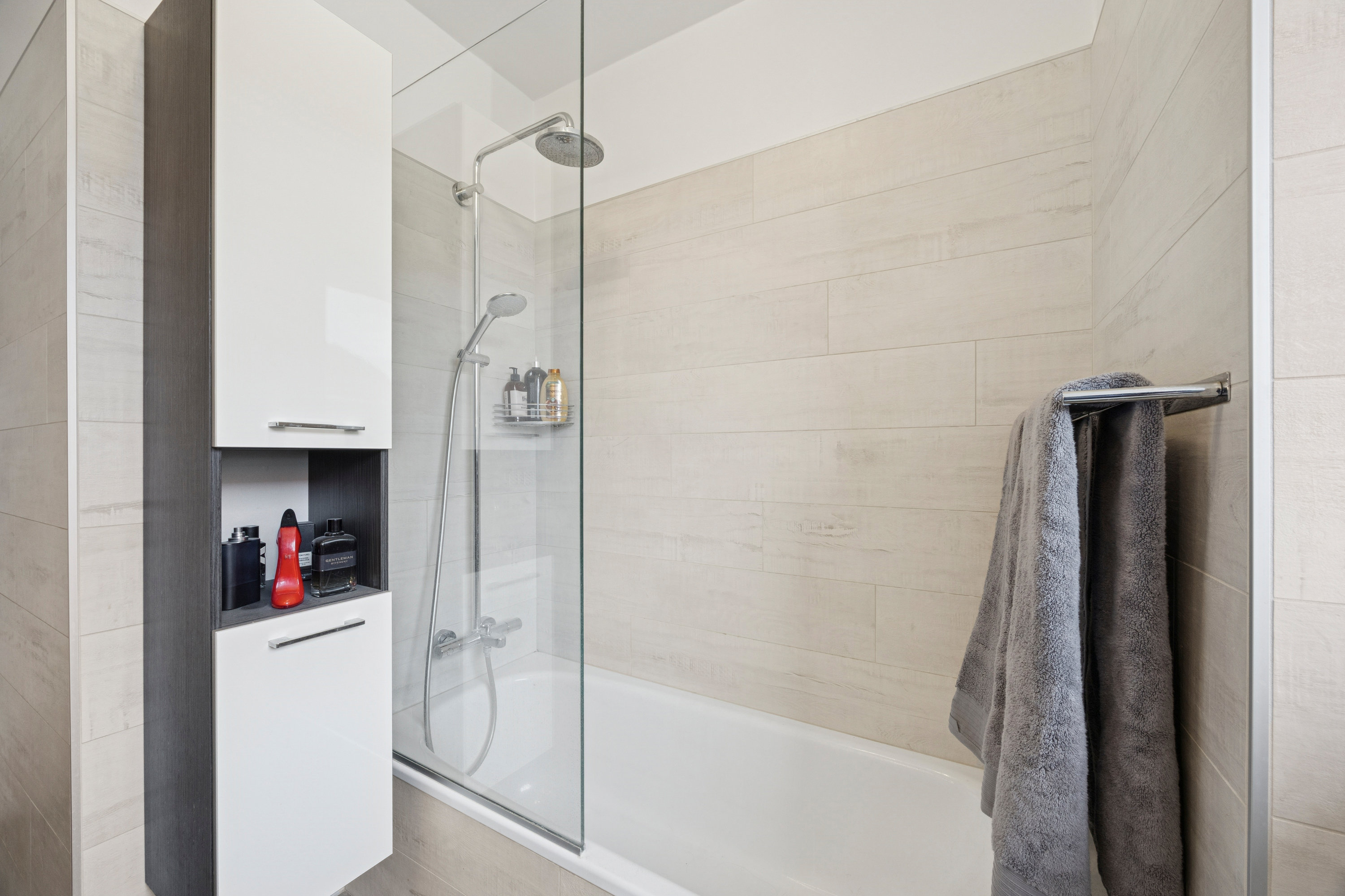 Fremhævet badeværelse billede i fuldskærmstilstand. Billede af Søen 28, 2690 Karlslunde