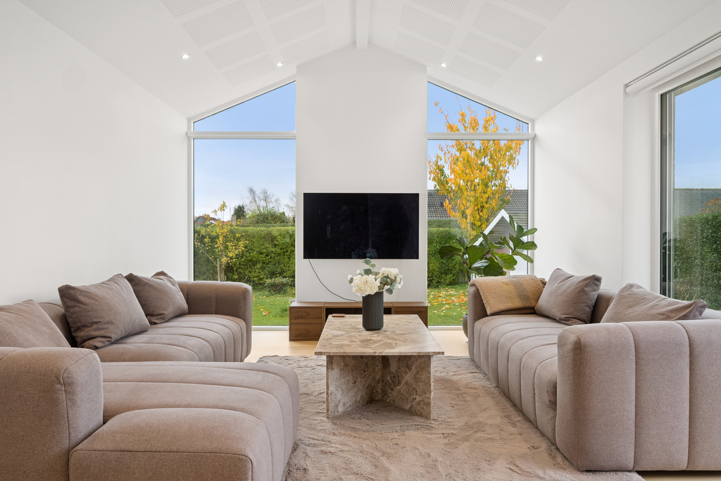 Fremhævet stue billede i fuldskærmstilstand. Billede af Belsager 54, 2670 Greve