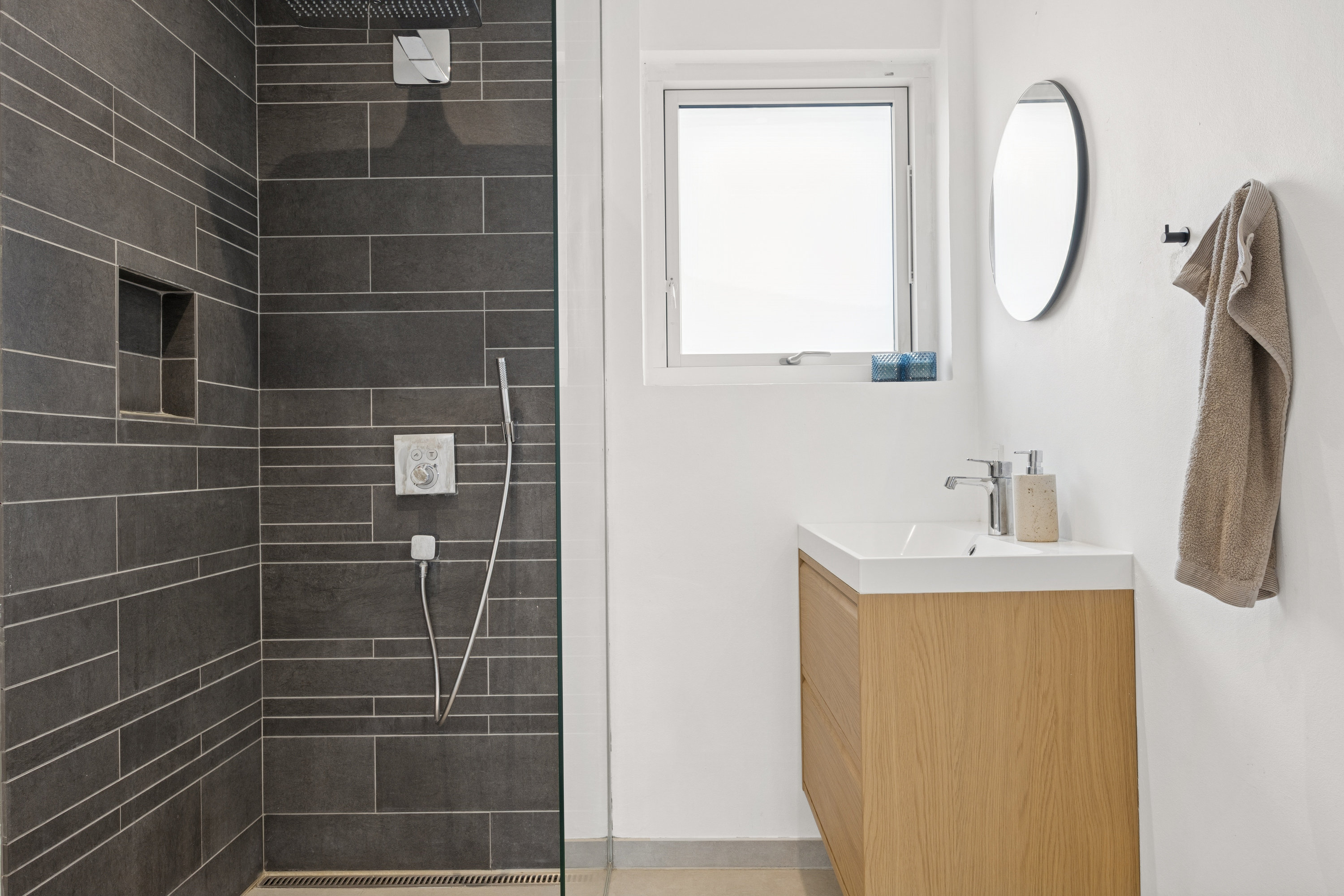 Fremhævet badeværelse billede i fuldskærmstilstand. Billede af Belsager 54, 2670 Greve