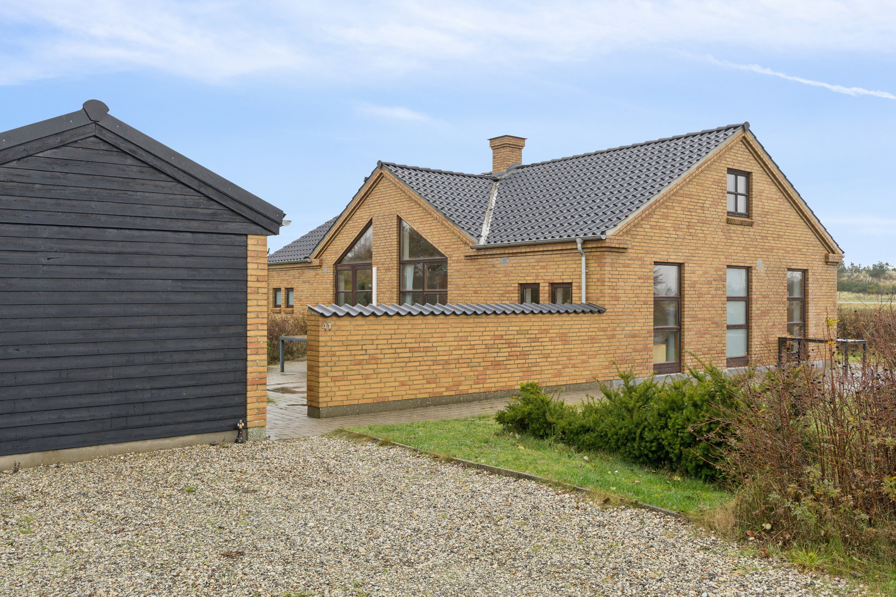 Miniaturebillede 2: set fra vejen. Billede af Niels Juels Vej 41, Stenbjerg, 7752 Snedsted