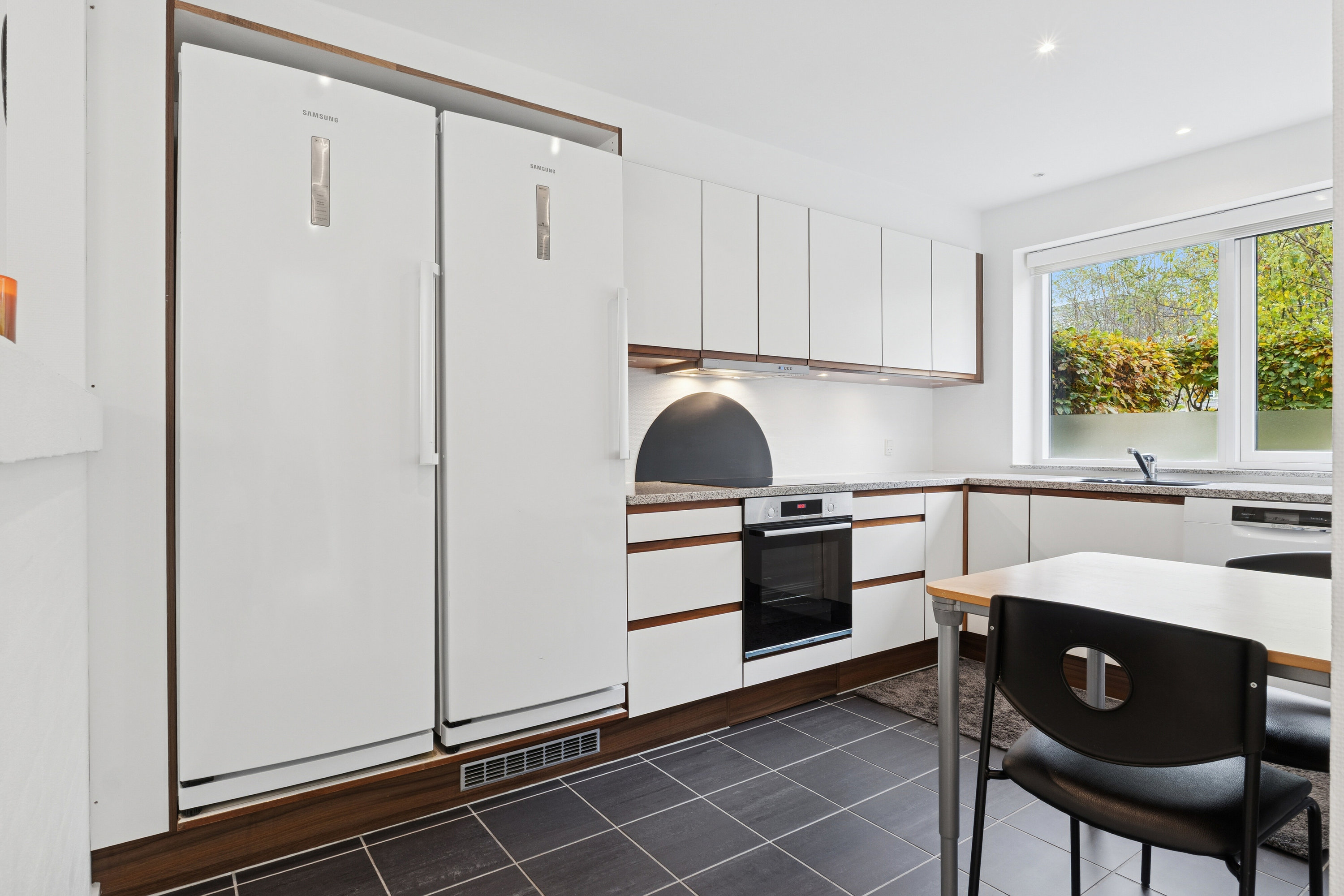 Fremhævet køkken billede i fuldskærmstilstand. Billede af Robinievej 91, 2620 Albertslund