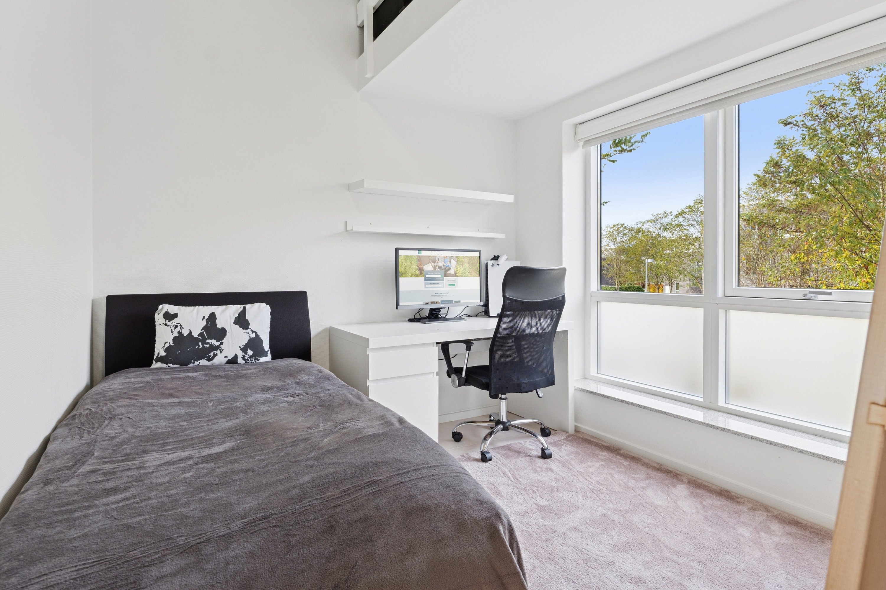 Fremhævet arbejdsværelse billede i fuldskærmstilstand. Billede af Robinievej 91, 2620 Albertslund