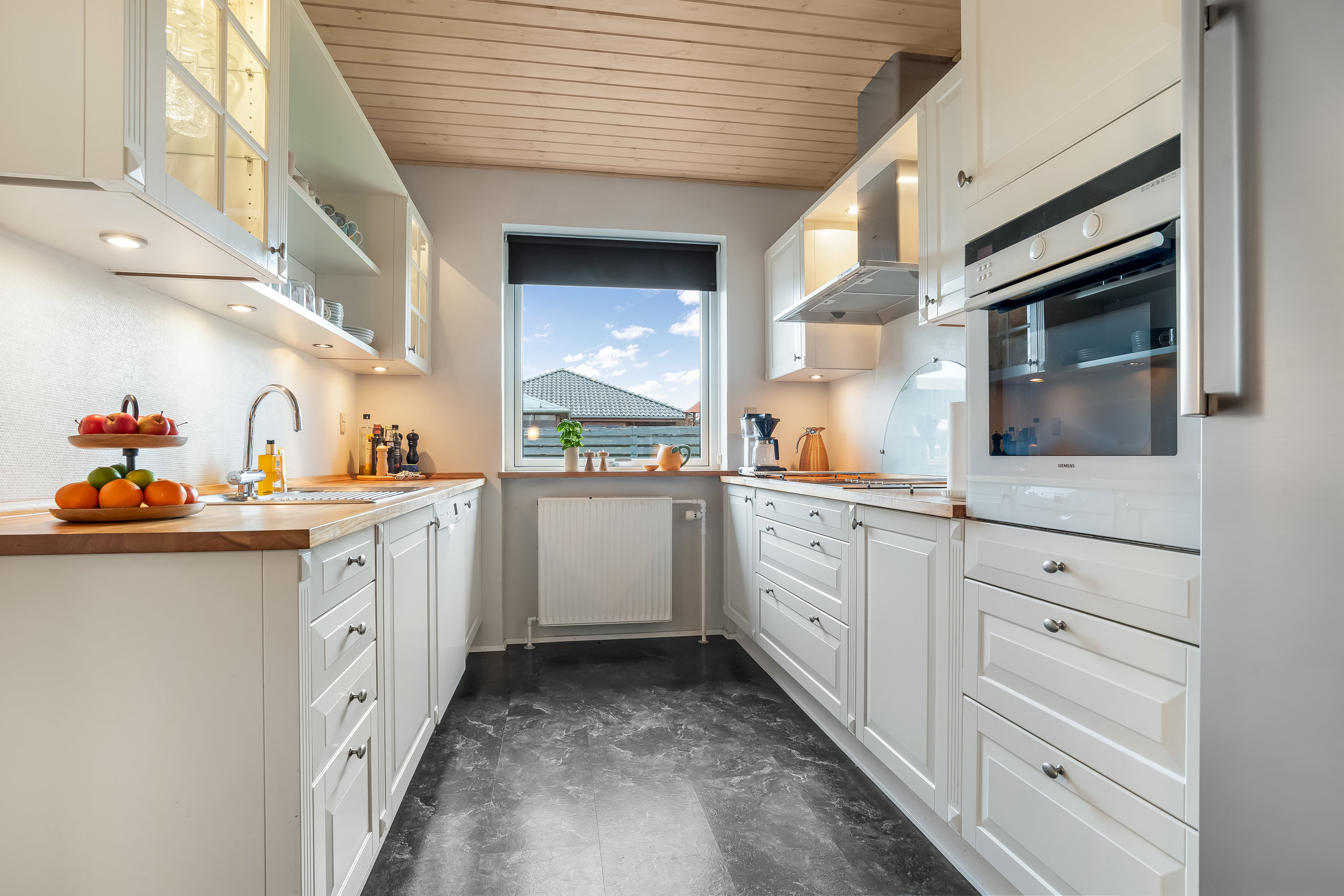 Fremhævet køkken billede i fuldskærmstilstand. Billede af Anemonevej 1, Mejdal, 7500 Holstebro