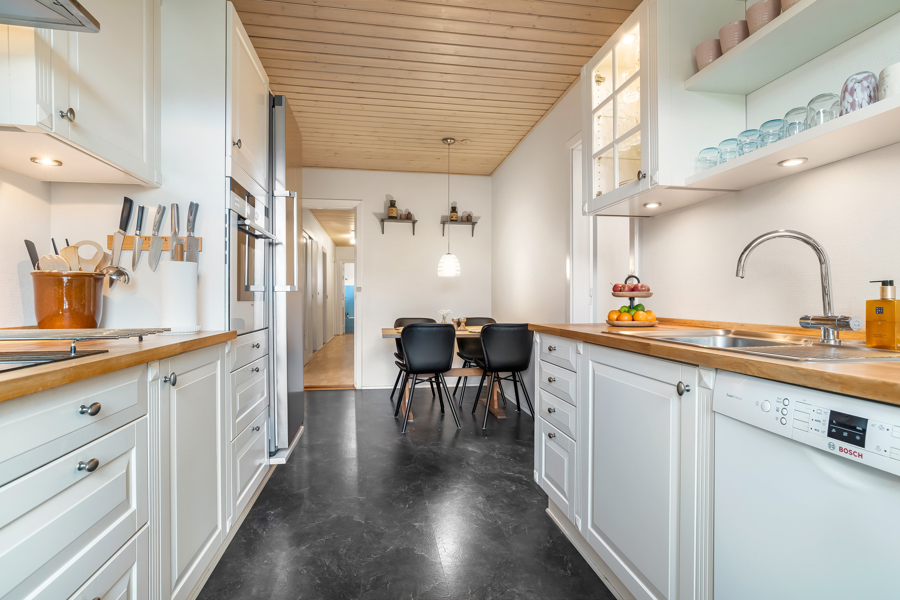 Fremhævet køkken billede i fuldskærmstilstand. Billede af Anemonevej 1, Mejdal, 7500 Holstebro