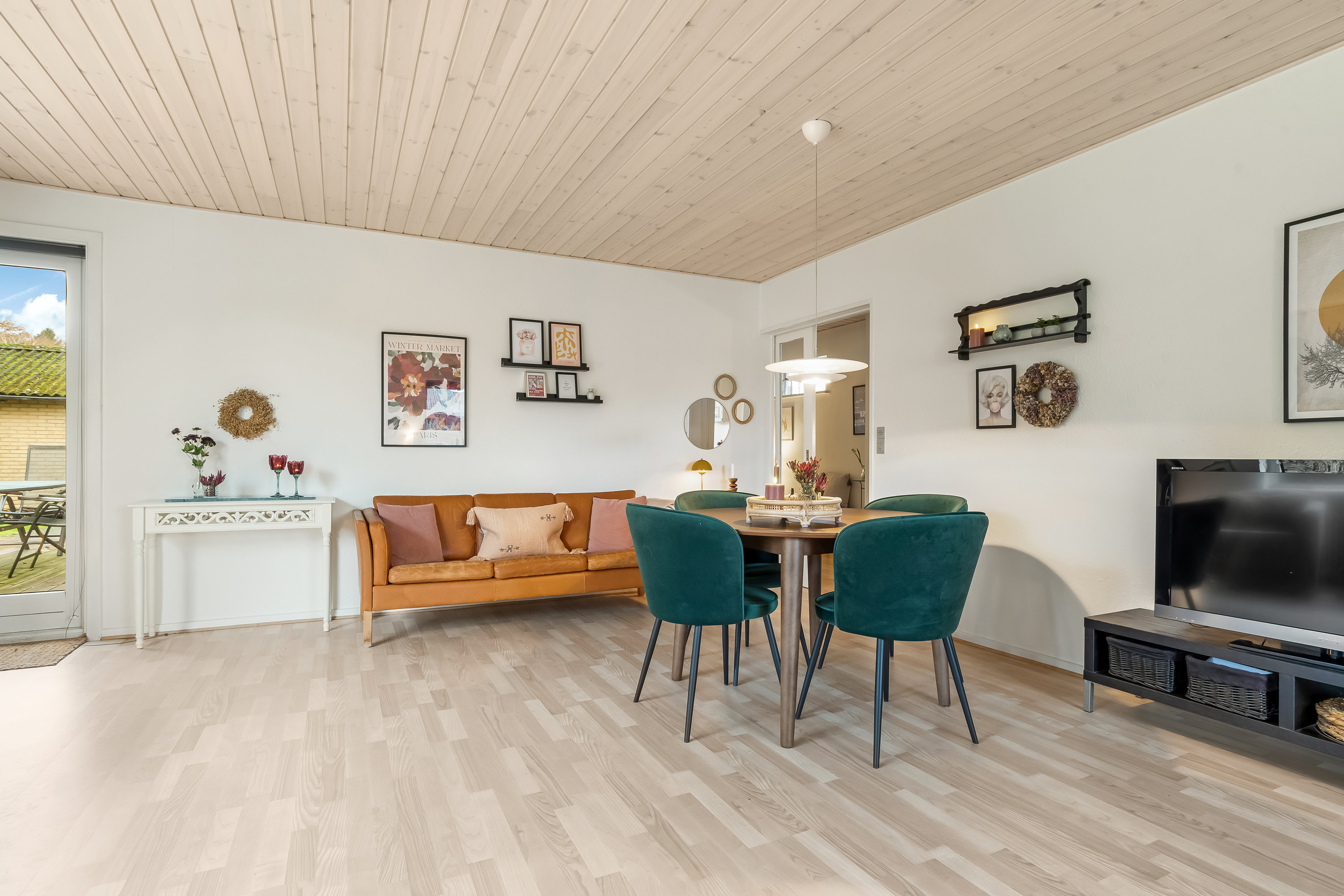 Fremhævet stue billede i fuldskærmstilstand. Billede af Anemonevej 1, Mejdal, 7500 Holstebro