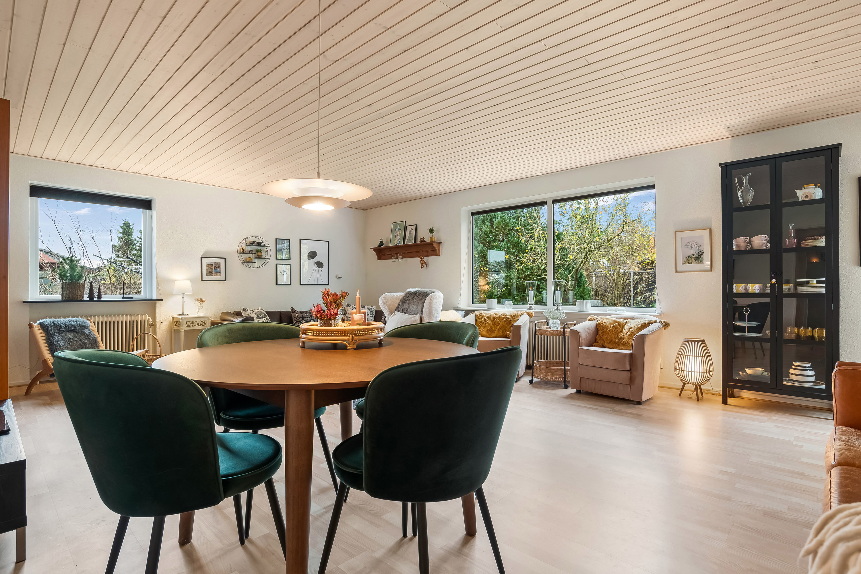 Fremhævet stue billede i fuldskærmstilstand. Billede af Anemonevej 1, Mejdal, 7500 Holstebro