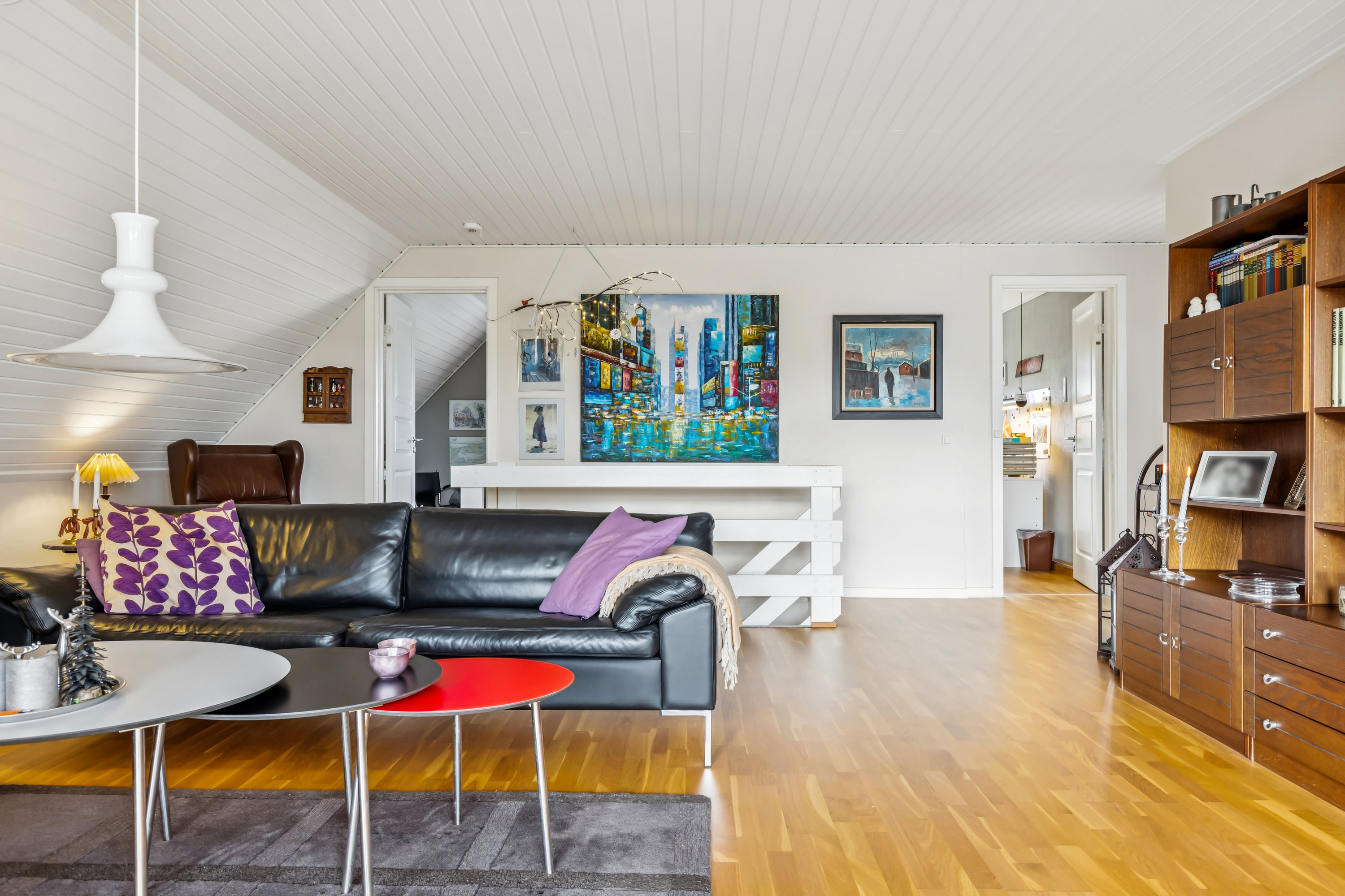 Fremhævet stue billede i fuldskærmstilstand. Billede af Bakkedraget 18, 4534 Hørve