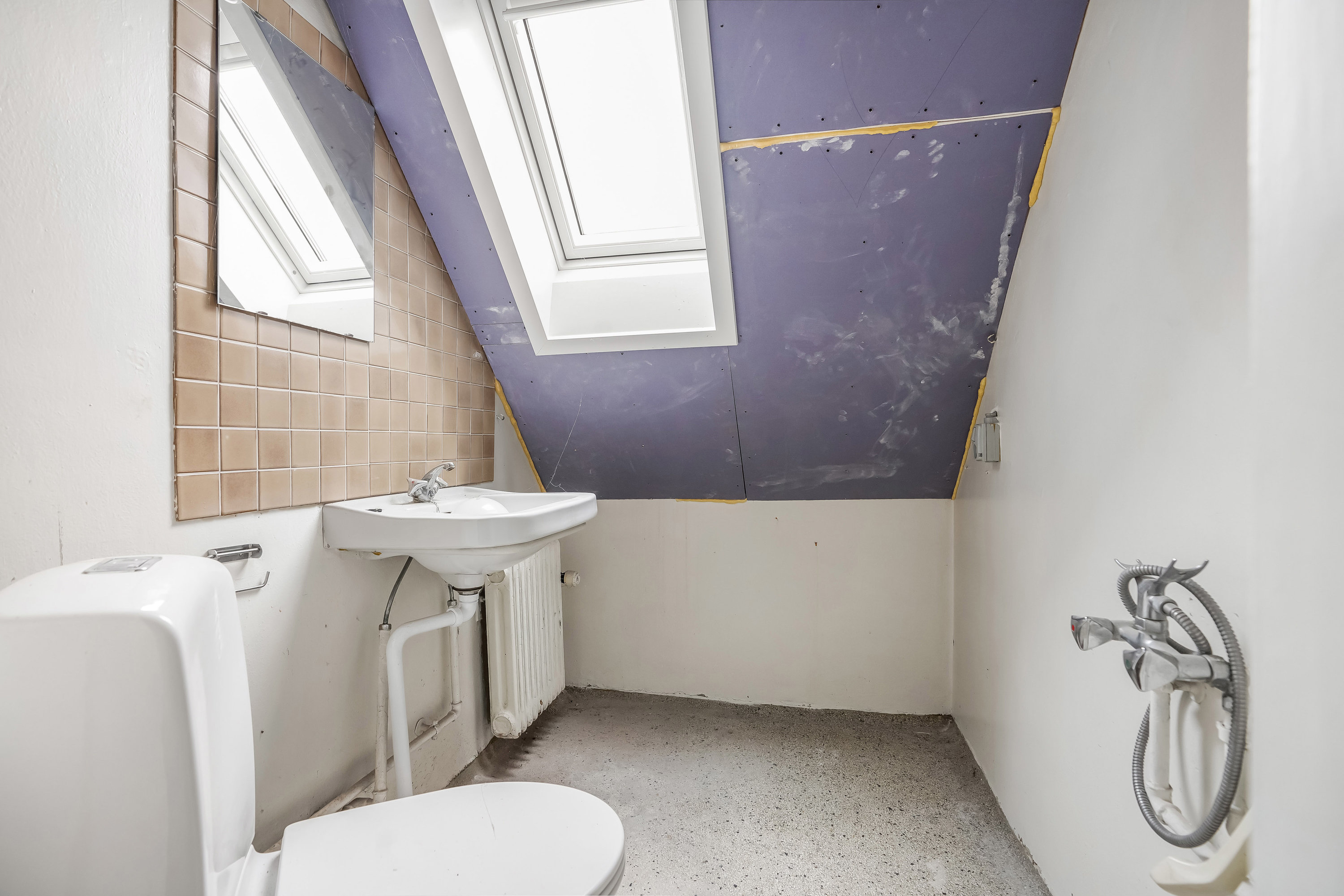 Fremhævet toilet billede i fuldskærmstilstand. Billede af Købkesvej 33, 5230 Odense M