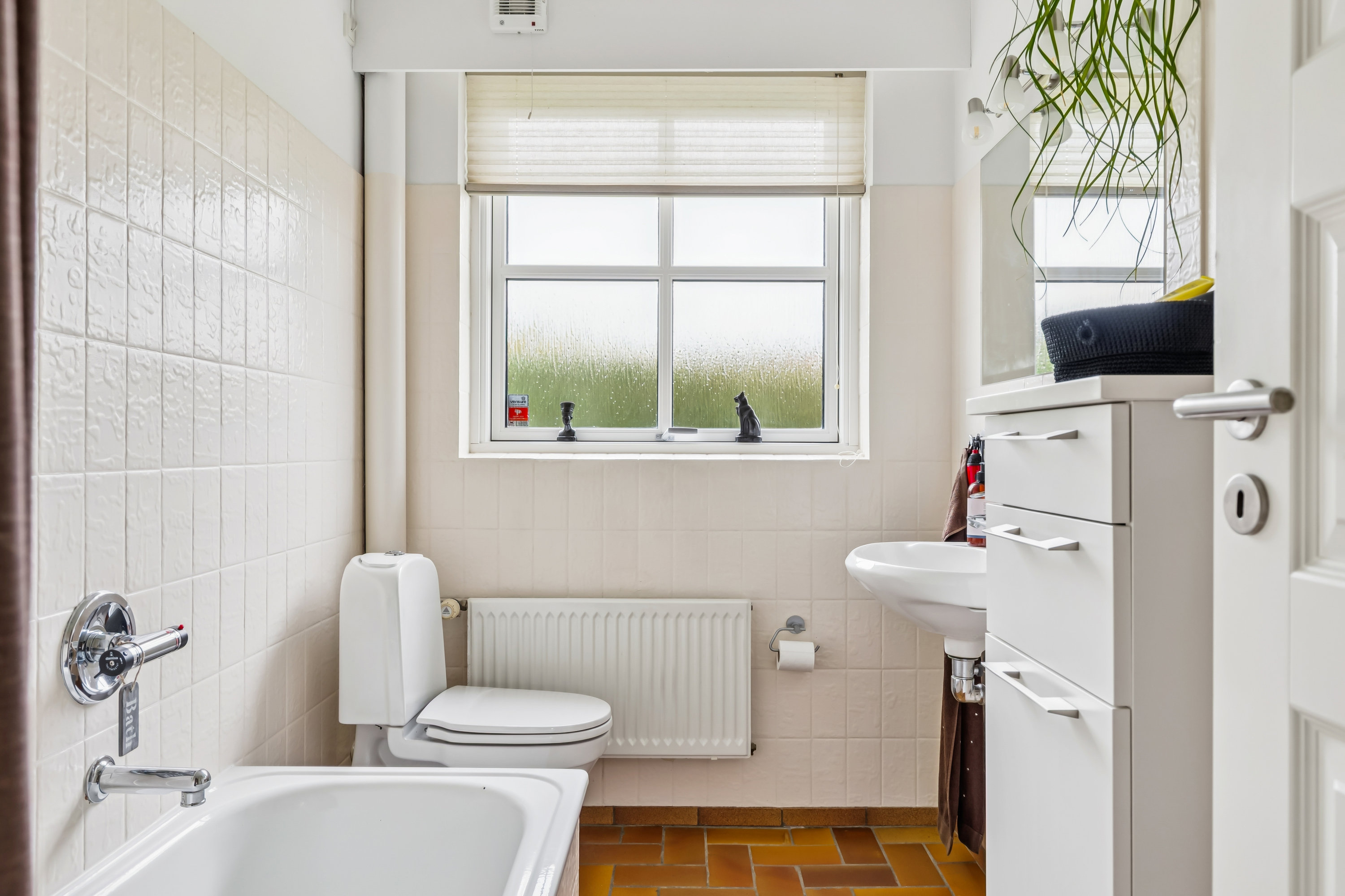 Fremhævet badeværelse billede i fuldskærmstilstand. Billede af Bakkedraget 18, 4534 Hørve