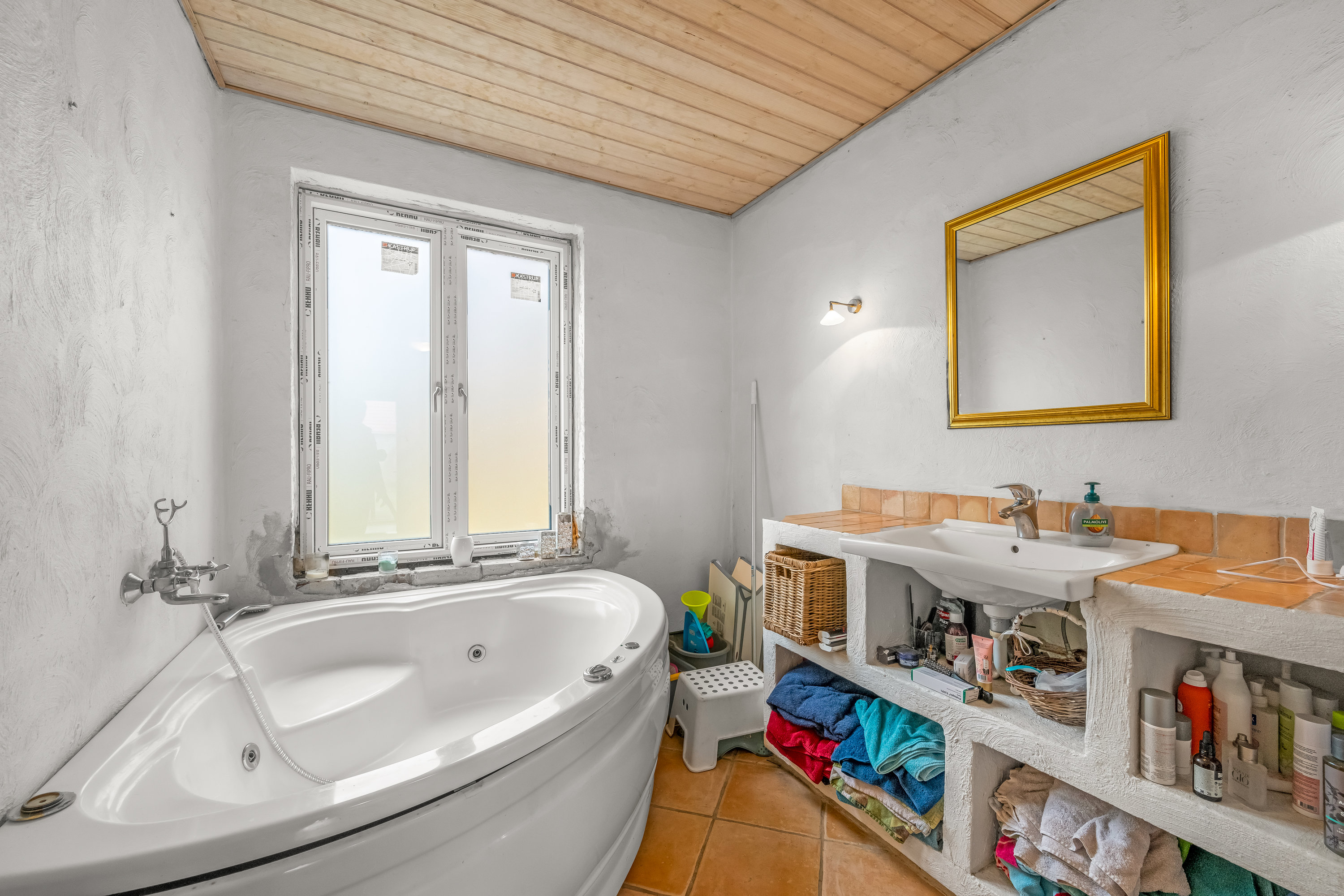 Fremhævet badeværelse billede i fuldskærmstilstand. Billede af Grimlundvej 2, Hoven, 6880 Tarm