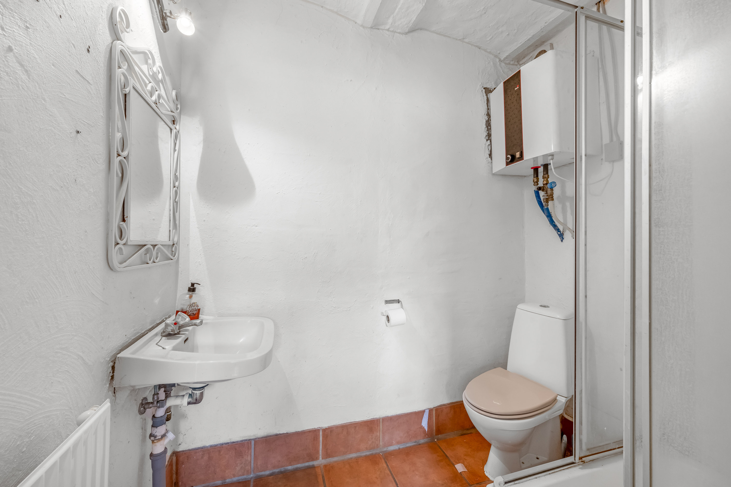 Fremhævet badeværelse billede i fuldskærmstilstand. Billede af Grimlundvej 2, Hoven, 6880 Tarm