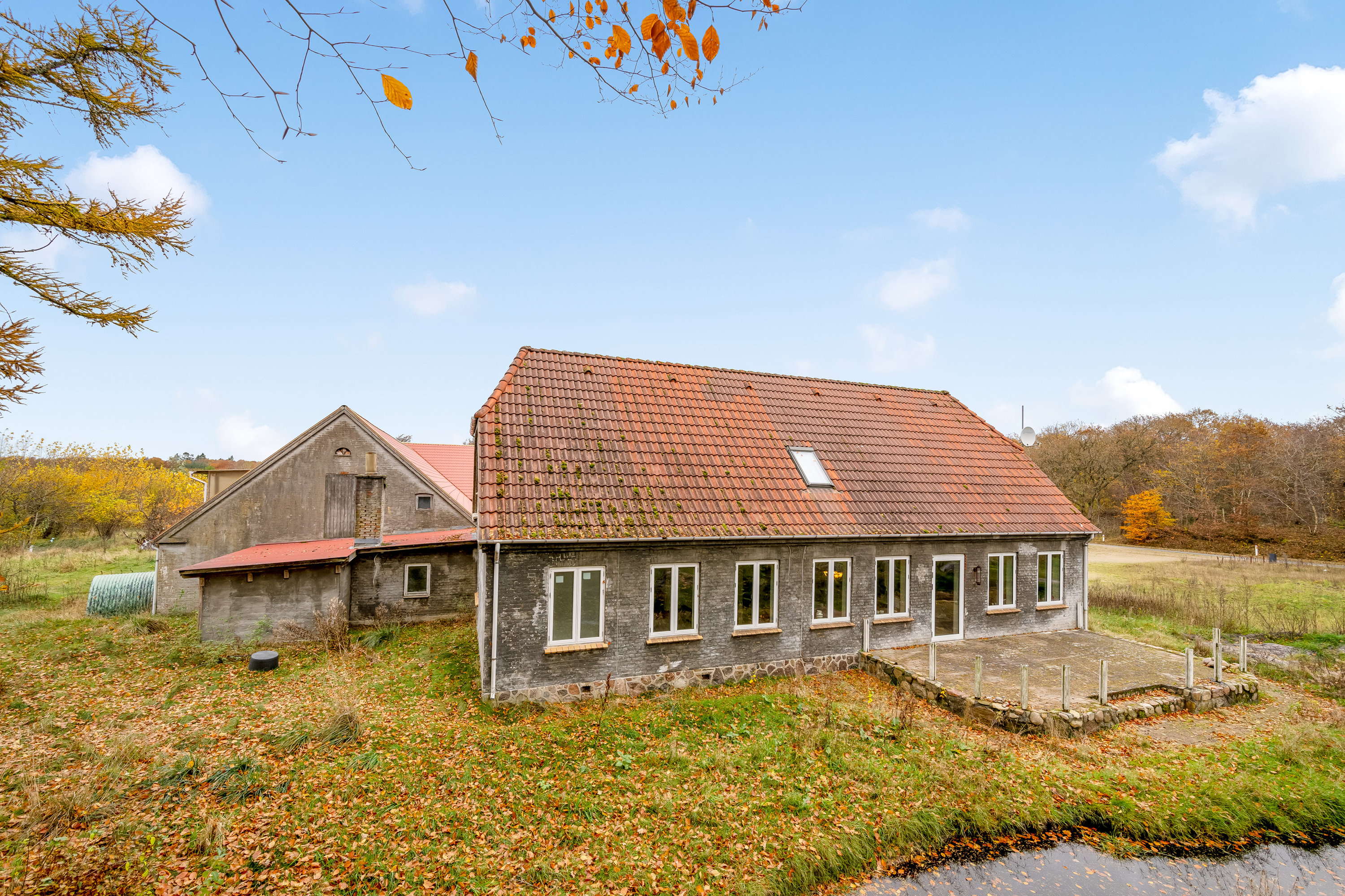 Fremhævet facade billede i fuldskærmstilstand. Billede af Grimlundvej 2, Hoven, 6880 Tarm