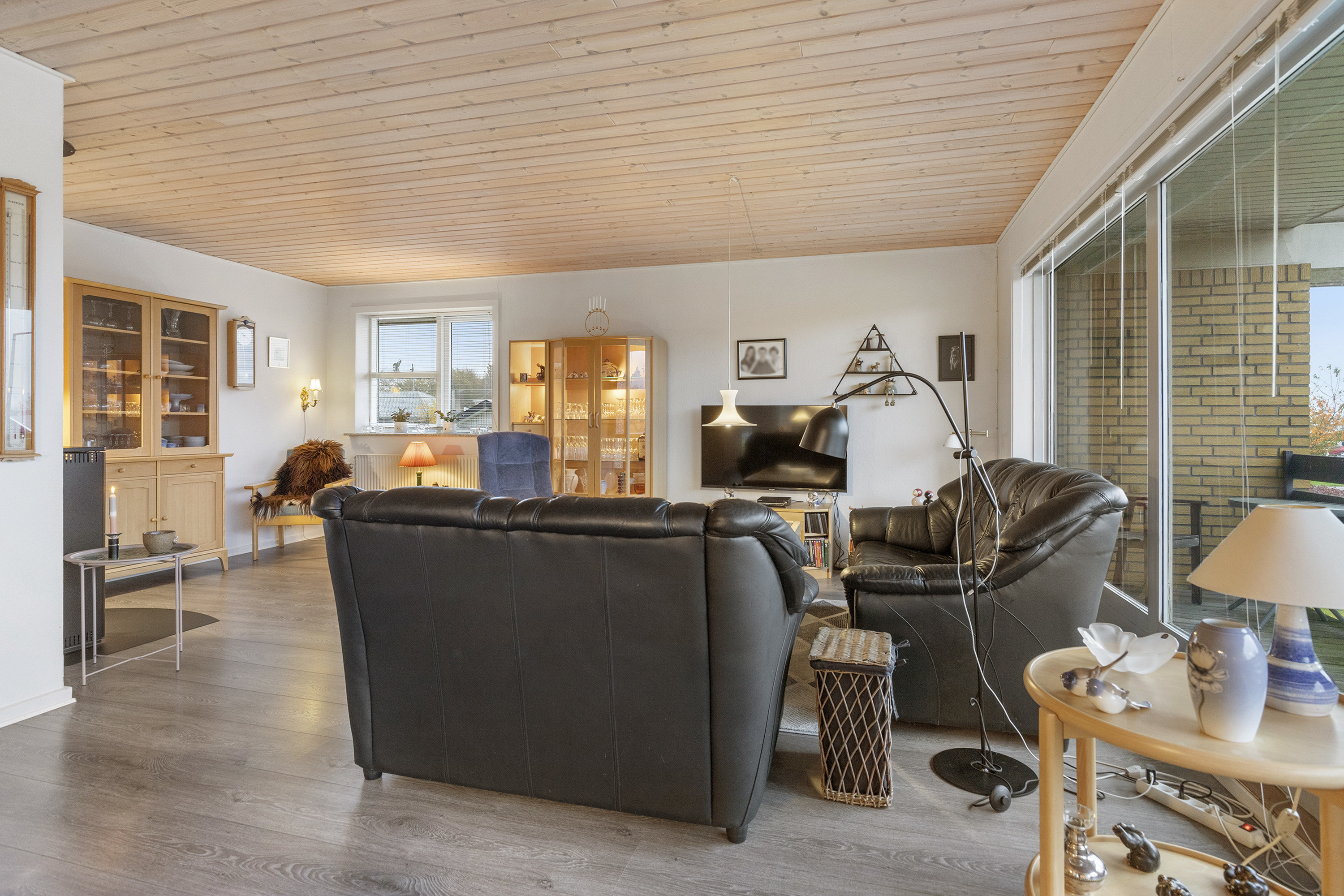 Fremhævet stue billede i fuldskærmstilstand. Billede af Tornerosevej 6, 9700 Brønderslev