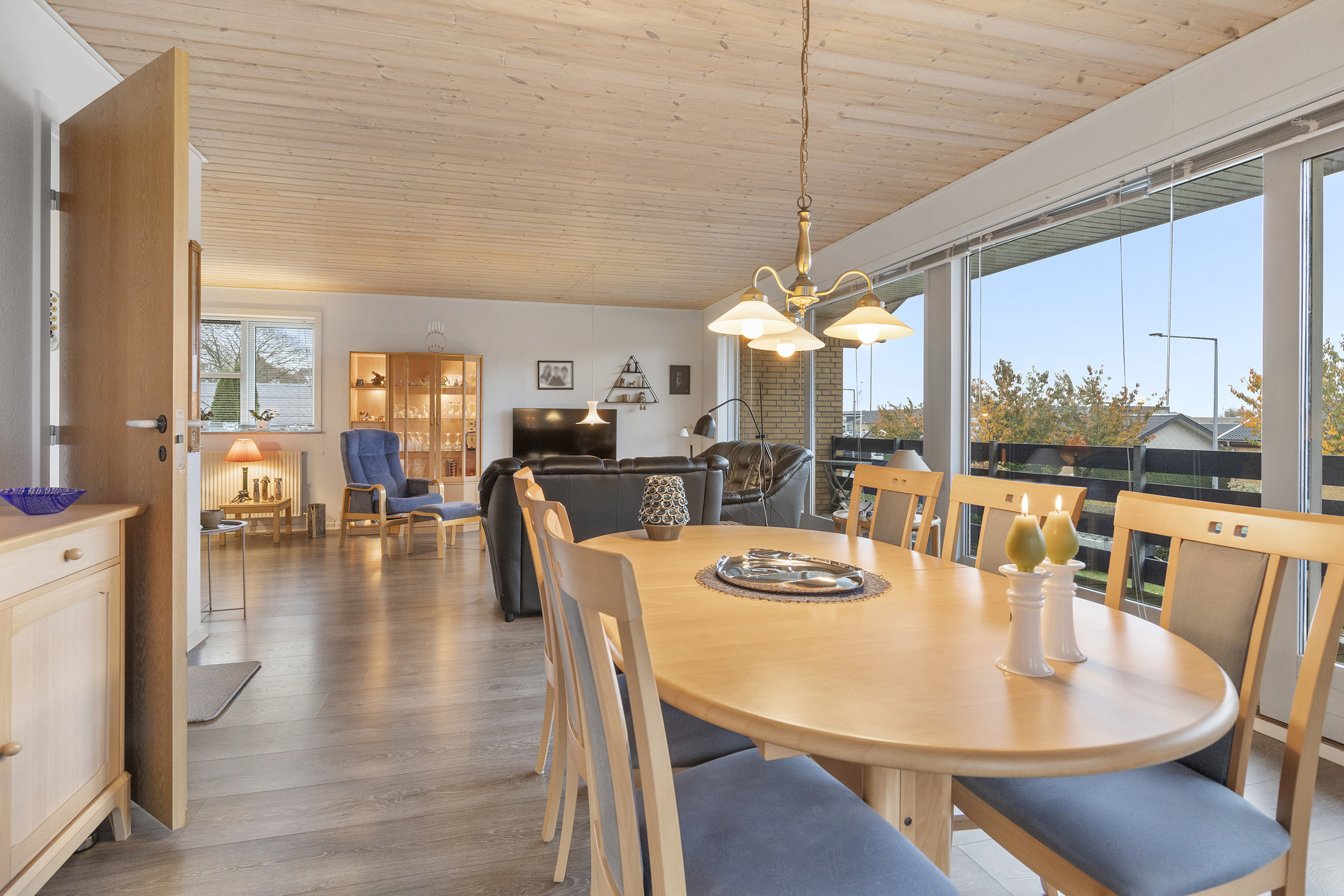 Fremhævet stue billede i fuldskærmstilstand. Billede af Tornerosevej 6, 9700 Brønderslev