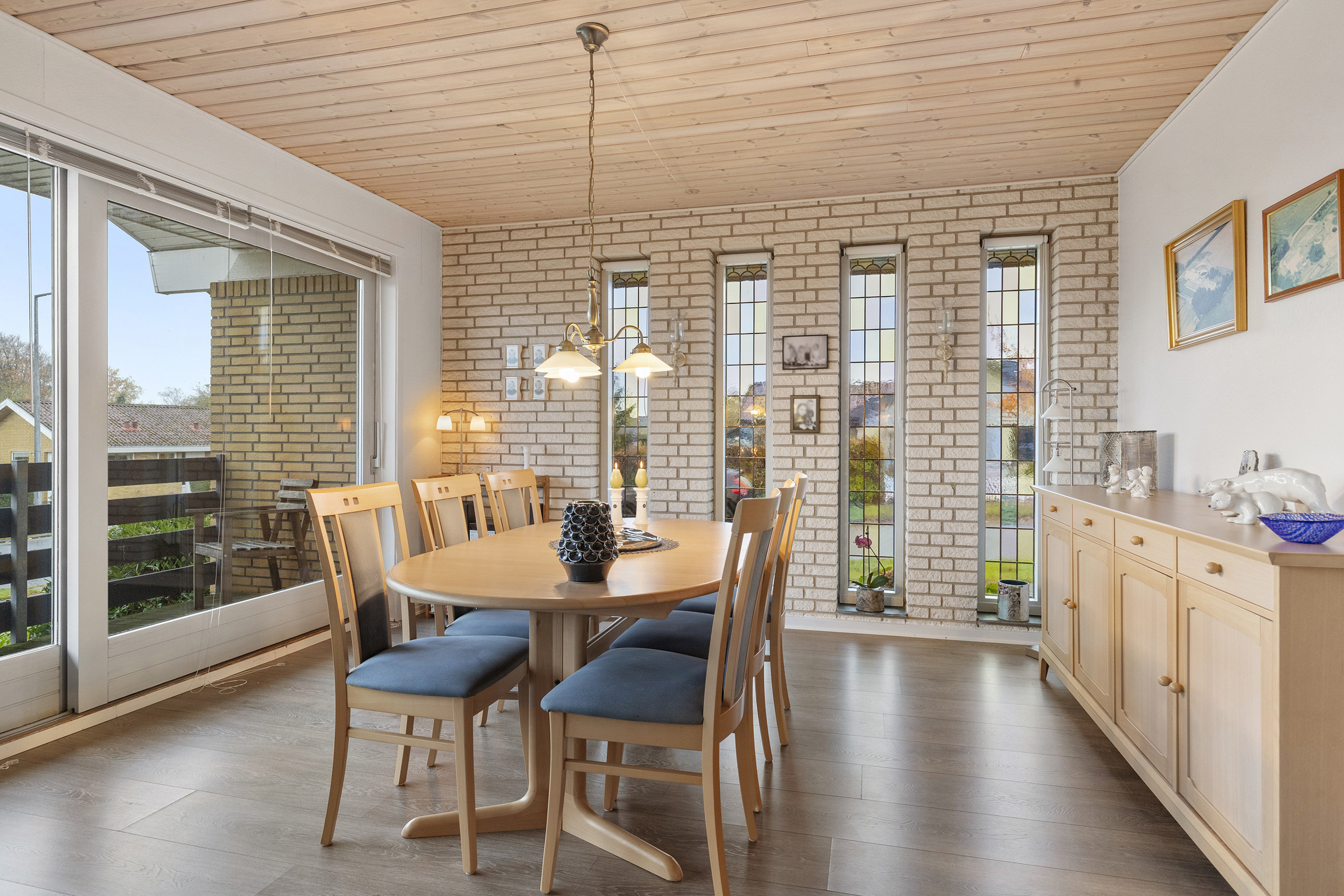 Fremhævet stue billede i fuldskærmstilstand. Billede af Tornerosevej 6, 9700 Brønderslev