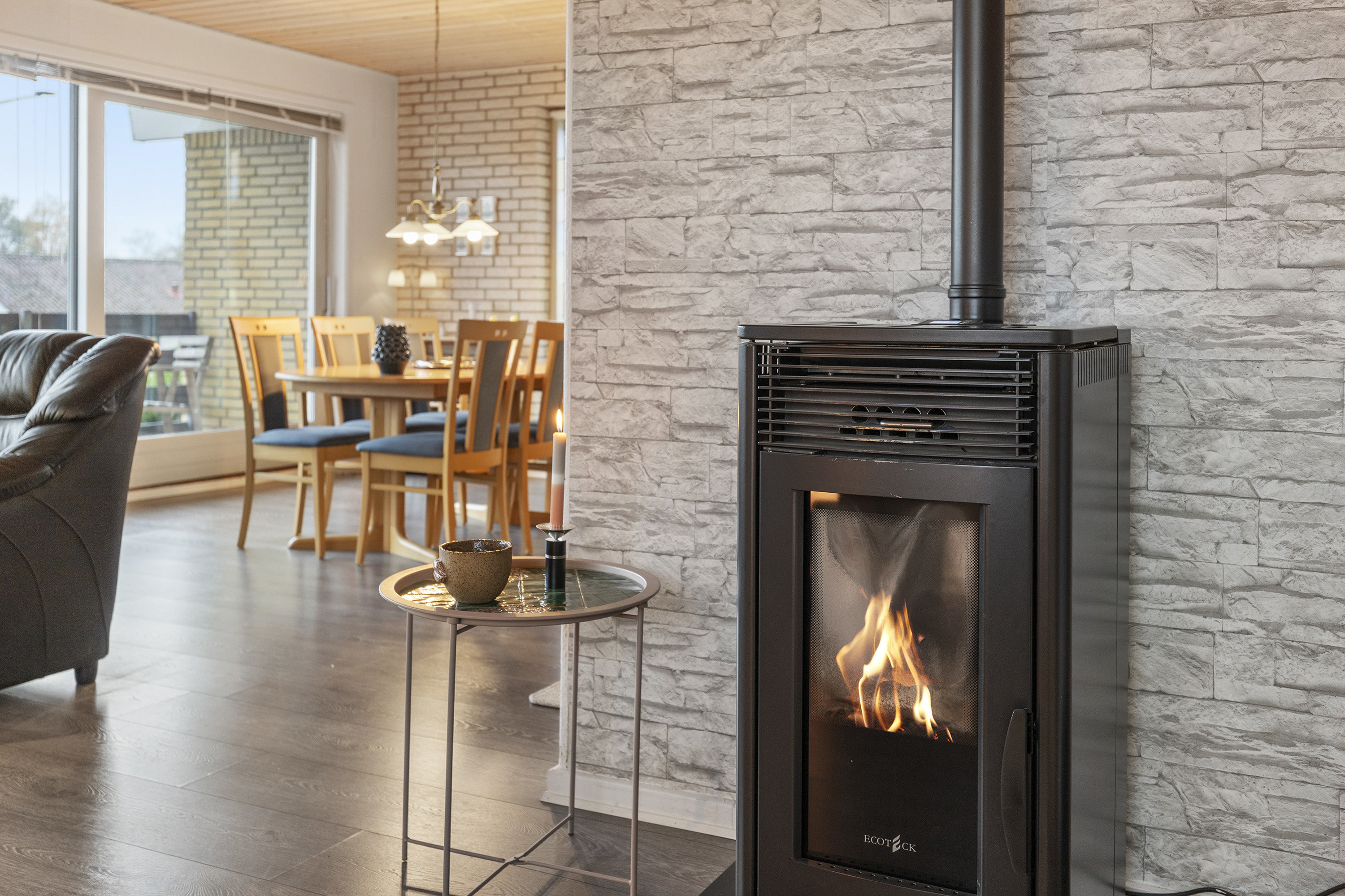 Fremhævet stue billede i fuldskærmstilstand. Billede af Tornerosevej 6, 9700 Brønderslev