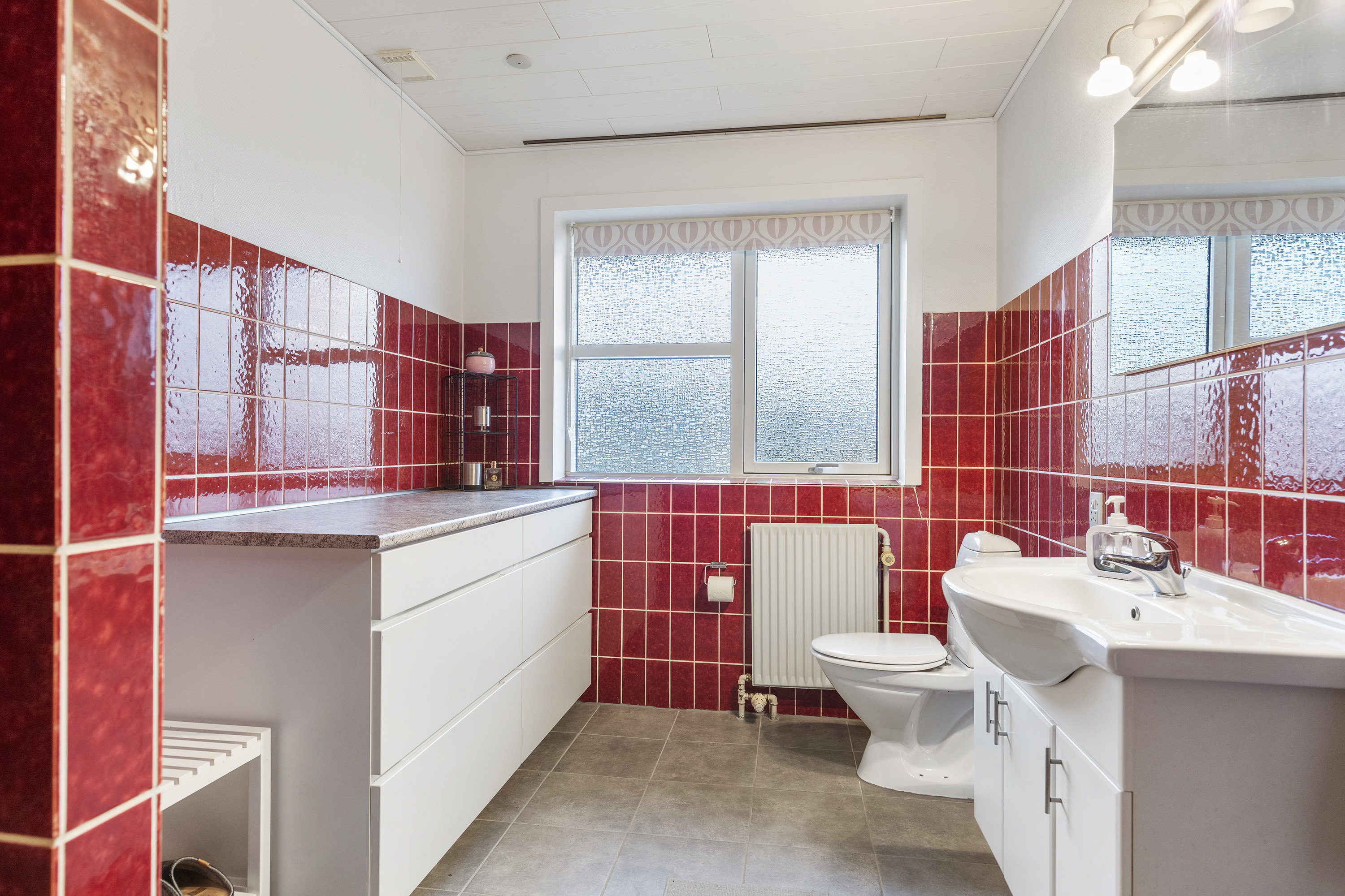 Fremhævet badeværelse billede i fuldskærmstilstand. Billede af Tornerosevej 6, 9700 Brønderslev