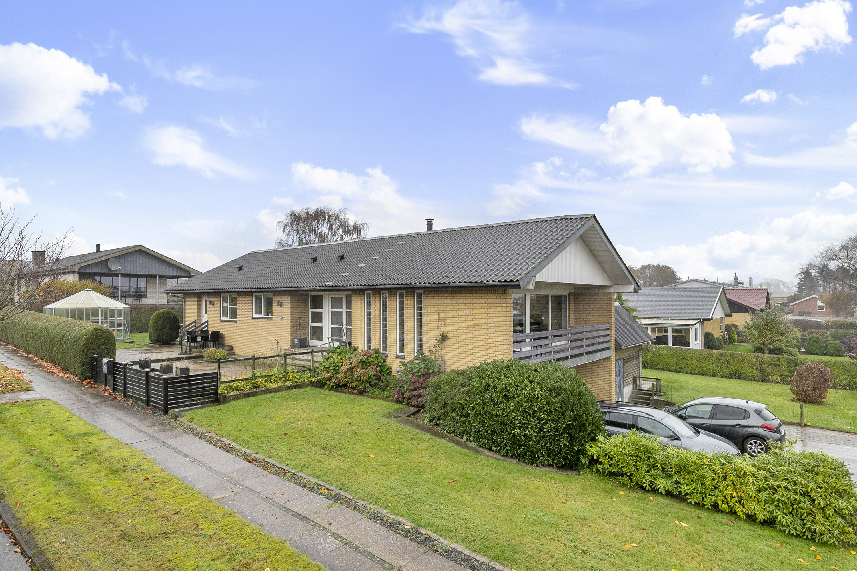 Fremhævet facade billede i fuldskærmstilstand. Billede af Tornerosevej 6, 9700 Brønderslev