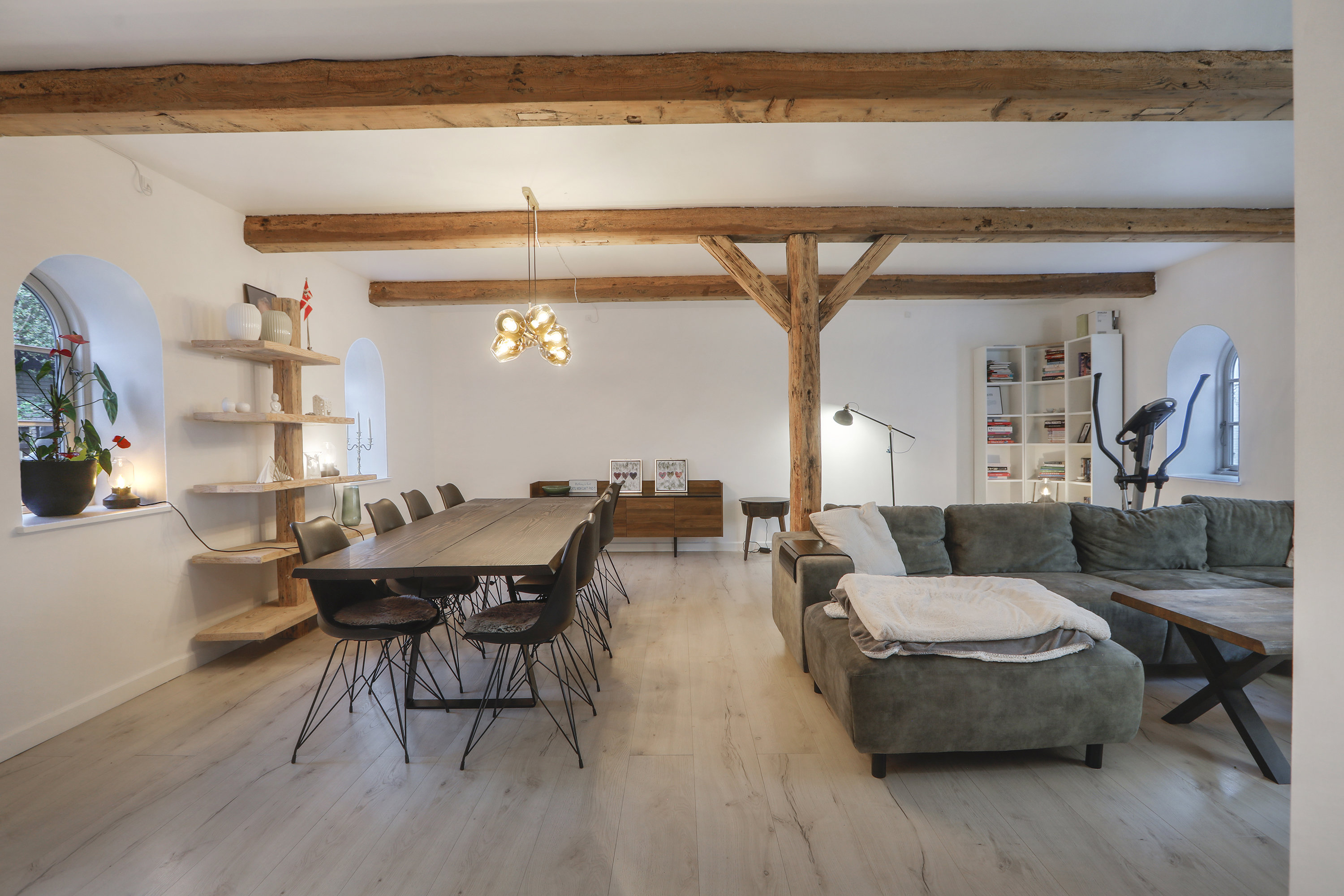 Fremhævet stue billede i fuldskærmstilstand. Billede af Gl.Skovlundevej 8H, 2740 Skovlunde