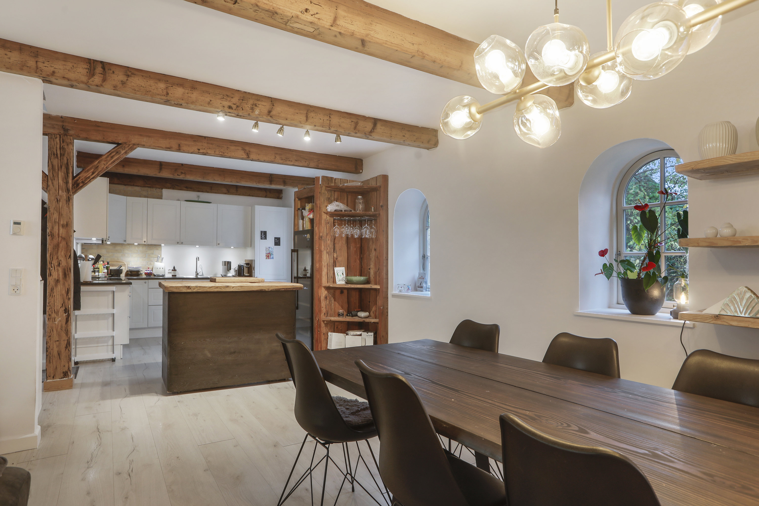 Fremhævet køkken-alrum billede i fuldskærmstilstand. Billede af Gl.Skovlundevej 8H, 2740 Skovlunde