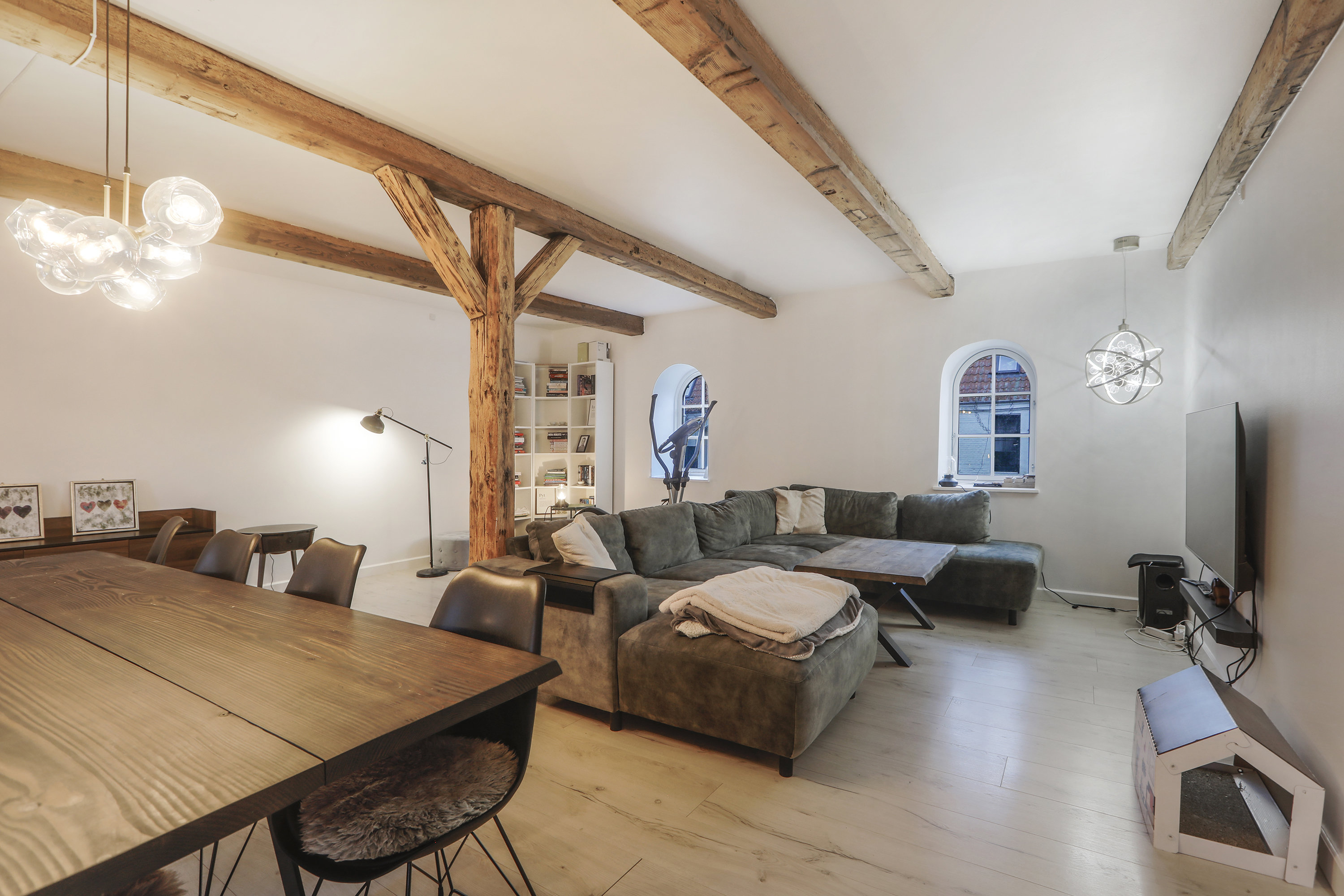 Fremhævet stue billede i fuldskærmstilstand. Billede af Gl.Skovlundevej 8H, 2740 Skovlunde