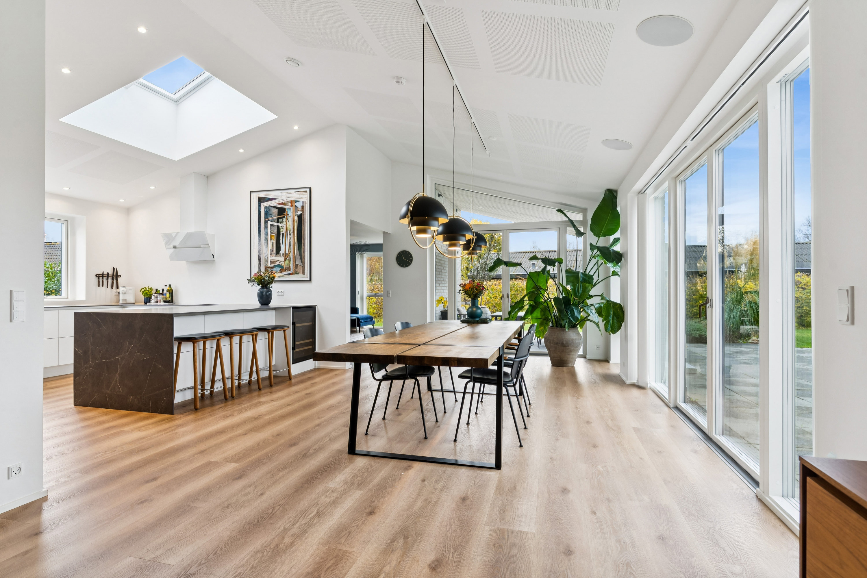 Fremhævet stue billede i fuldskærmstilstand. Billede af Rødpilevænget 5, 2880 Bagsværd