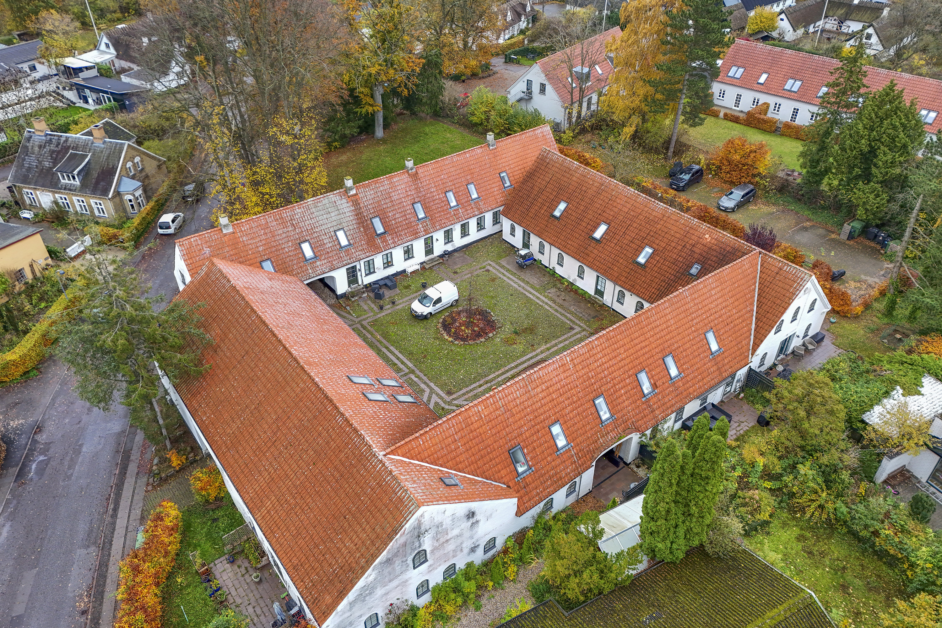 Fremhævet set fra oven billede i fuldskærmstilstand. Billede af Gl.Skovlundevej 8H, 2740 Skovlunde