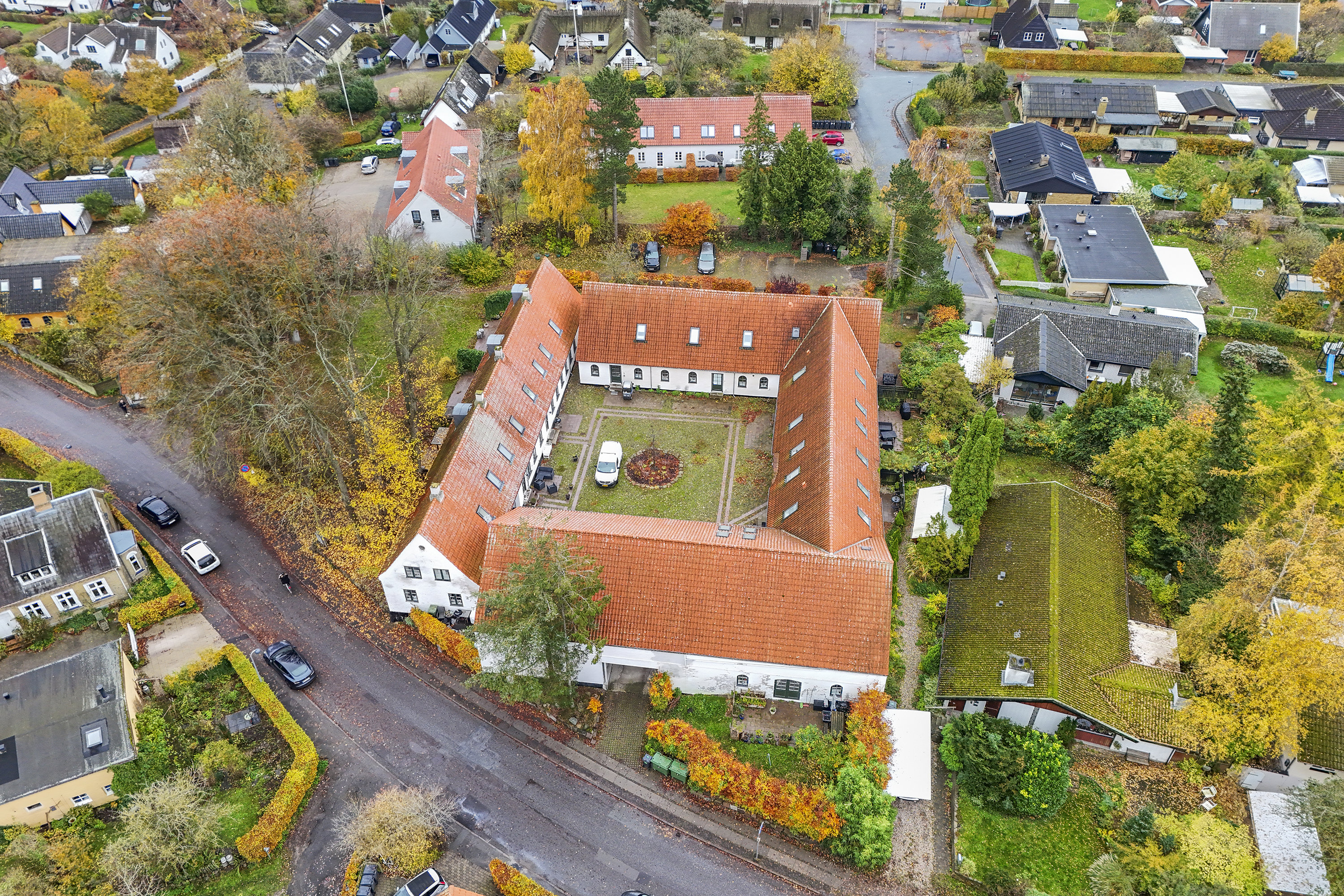 Fremhævet set fra oven billede i fuldskærmstilstand. Billede af Gl.Skovlundevej 8H, 2740 Skovlunde