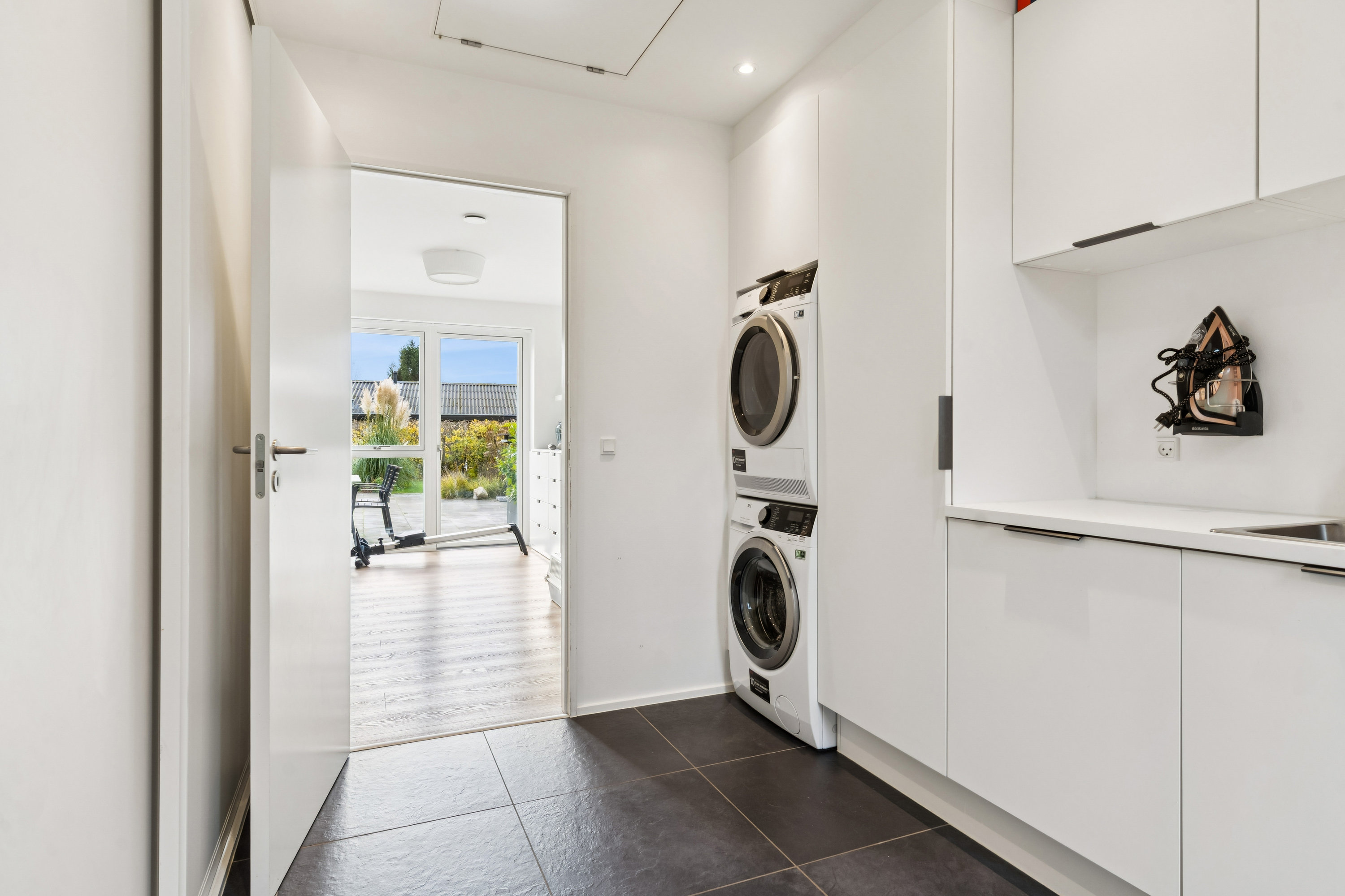 Fremhævet gang billede i fuldskærmstilstand. Billede af Rødpilevænget 5, 2880 Bagsværd