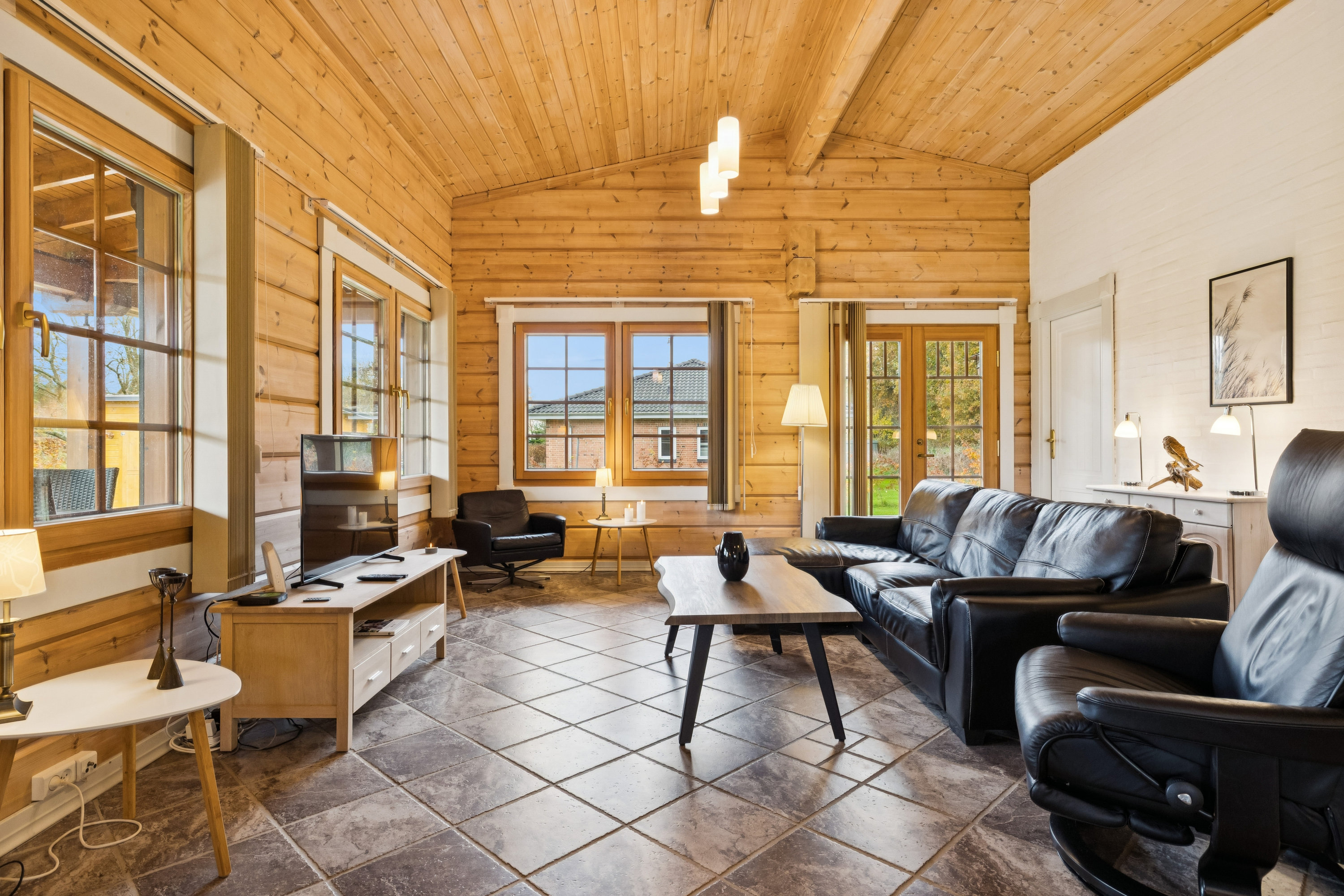 Fremhævet stue billede i fuldskærmstilstand. Billede af Sletten 61, Odde, 9560 Hadsund