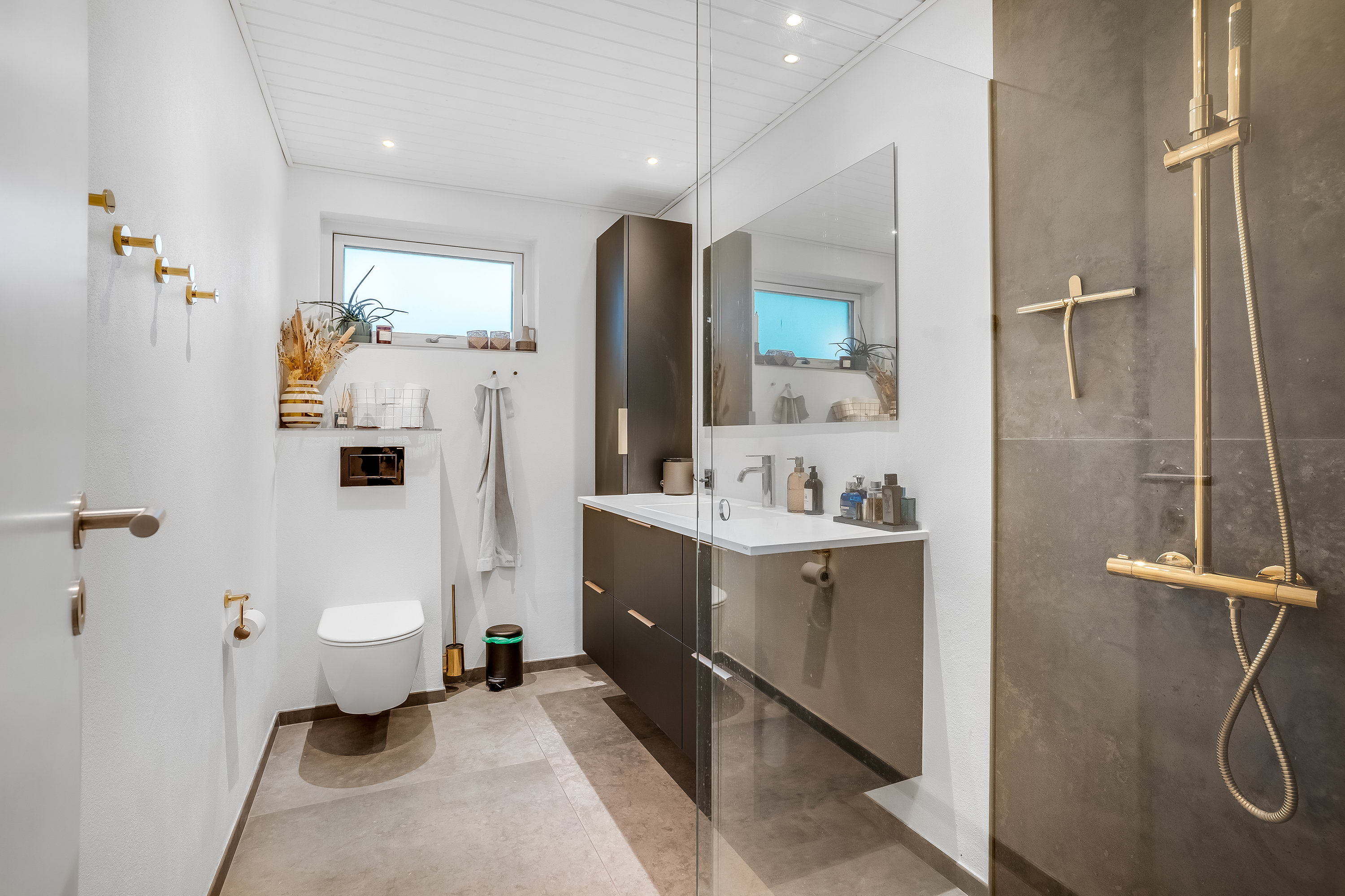 Fremhævet badeværelse billede i fuldskærmstilstand. Billede af Grønneled 2A, Mejrup, 7500 Holstebro