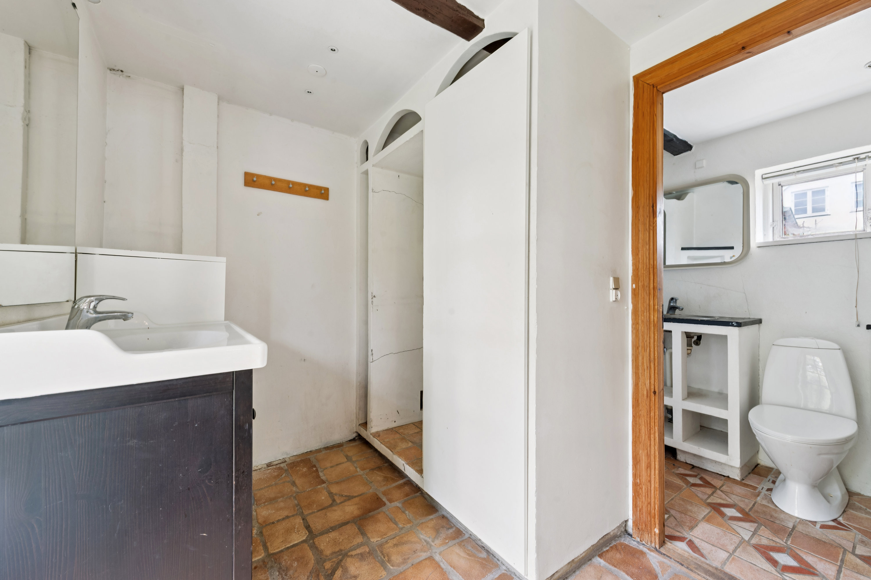 Fremhævet badeværelse billede i fuldskærmstilstand. Billede af Nylandsvej 33, 2690 Karlslunde