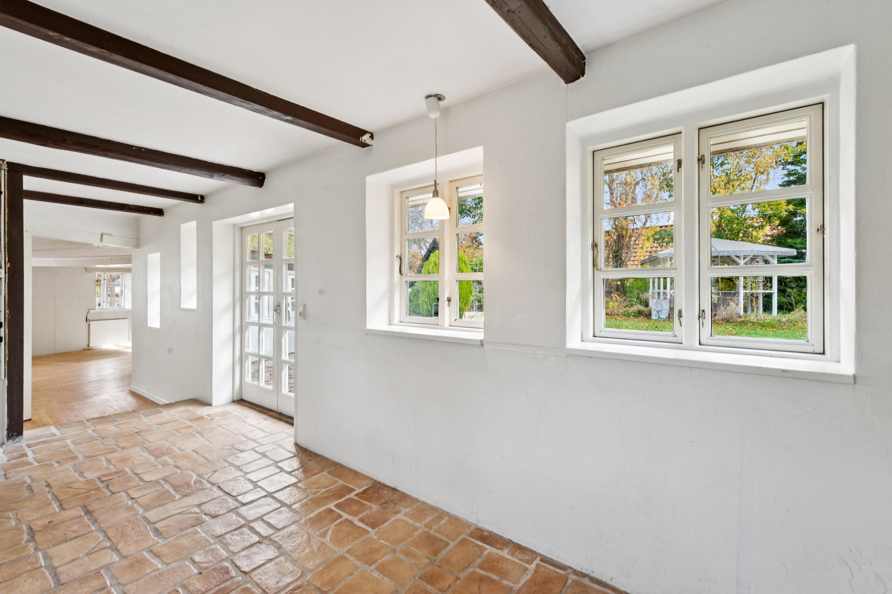 Fremhævet stue billede i fuldskærmstilstand. Billede af Nylandsvej 33, 2690 Karlslunde