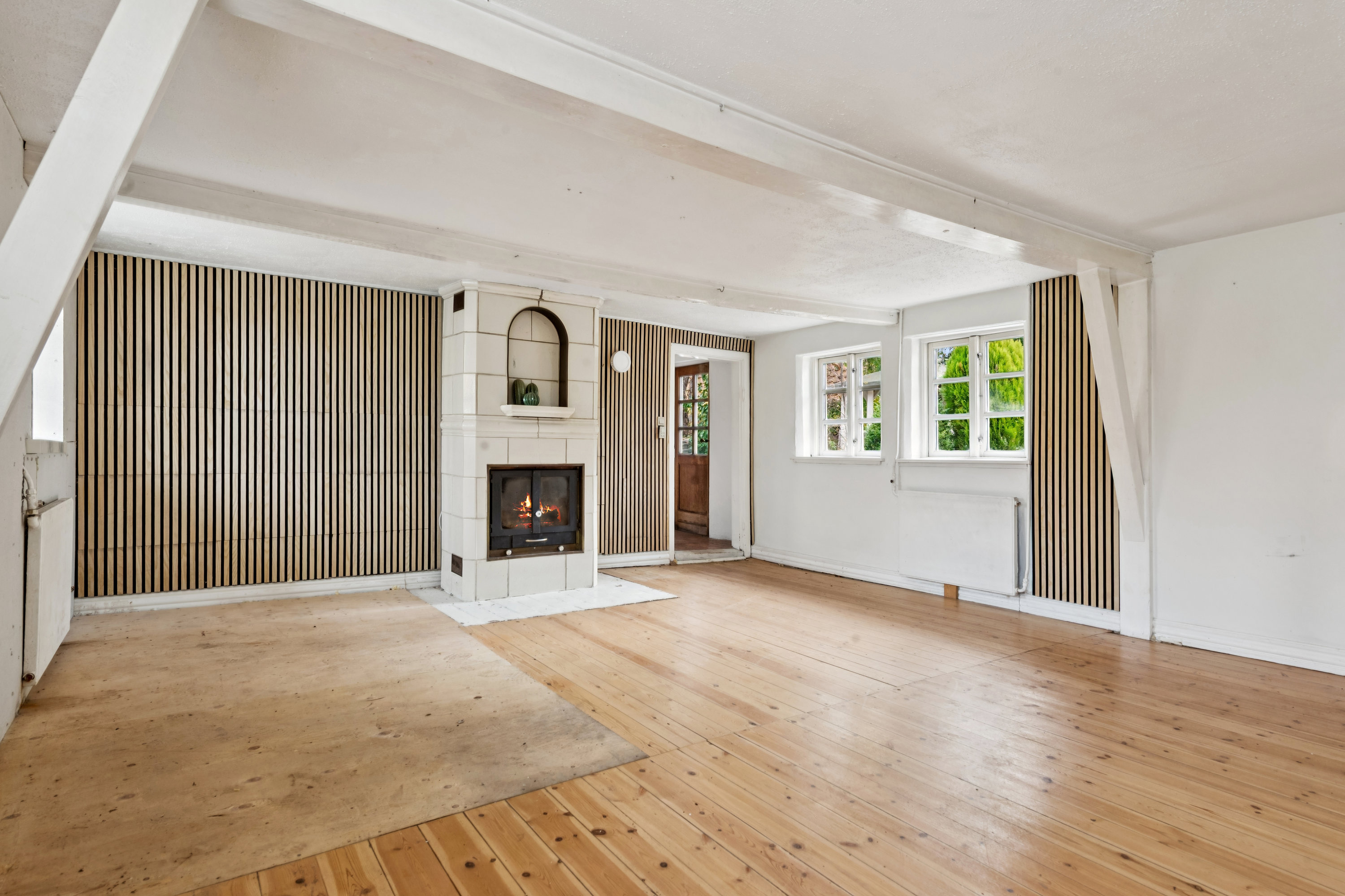 Fremhævet stue billede i fuldskærmstilstand. Billede af Nylandsvej 33, 2690 Karlslunde