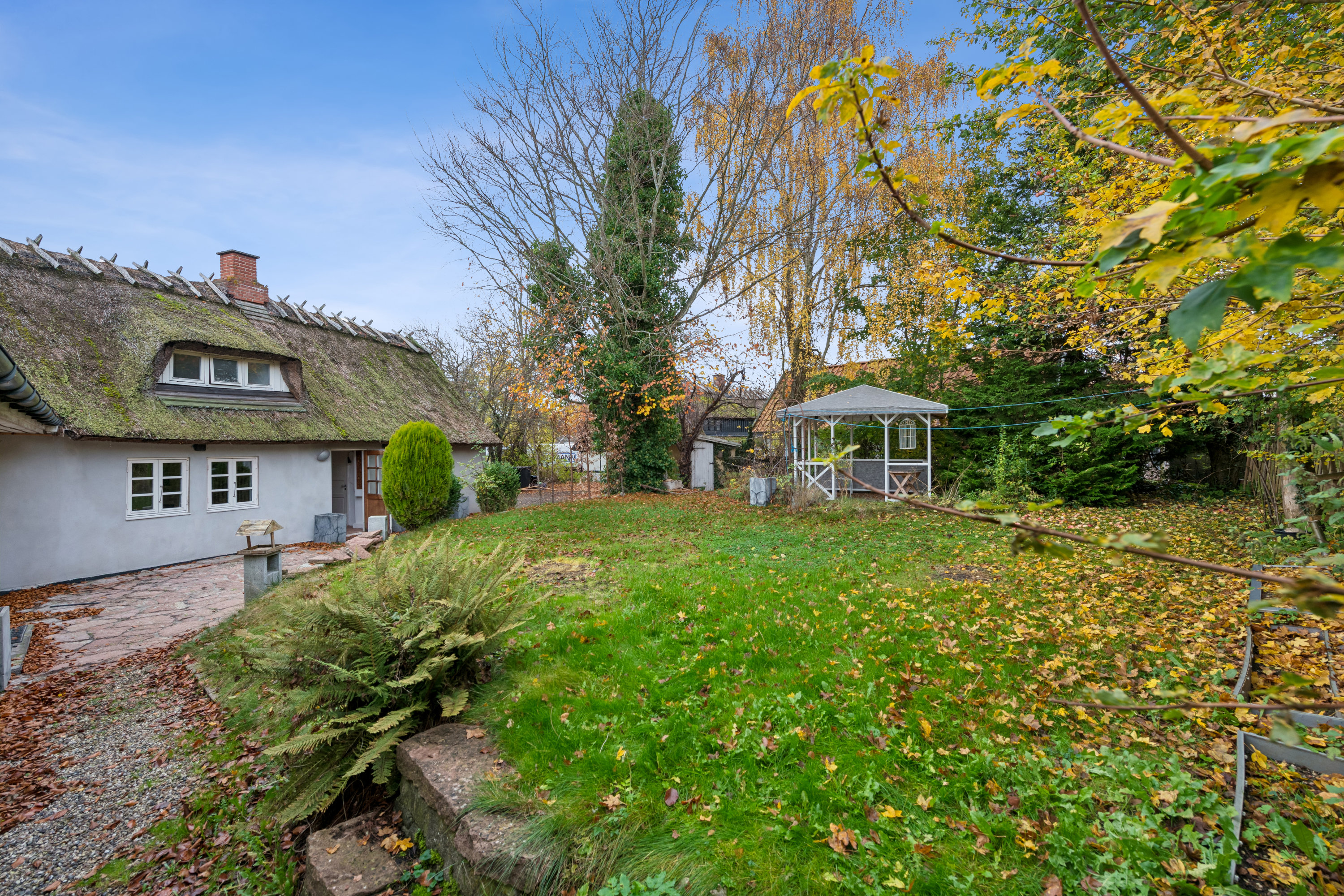 Fremhævet haven billede i fuldskærmstilstand. Billede af Nylandsvej 33, 2690 Karlslunde