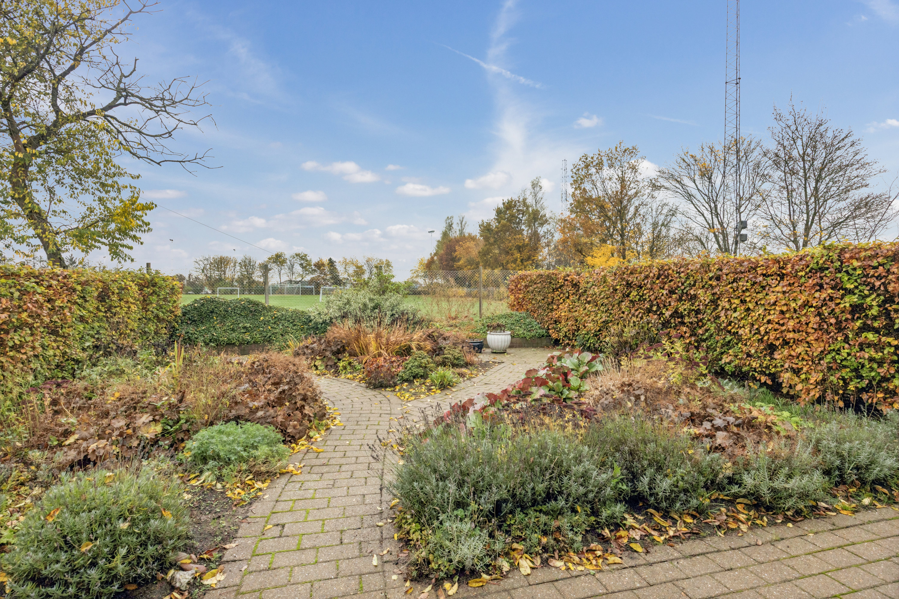 Fremhævet have billede i fuldskærmstilstand. Billede af Østergade 46, 9320 Hjallerup