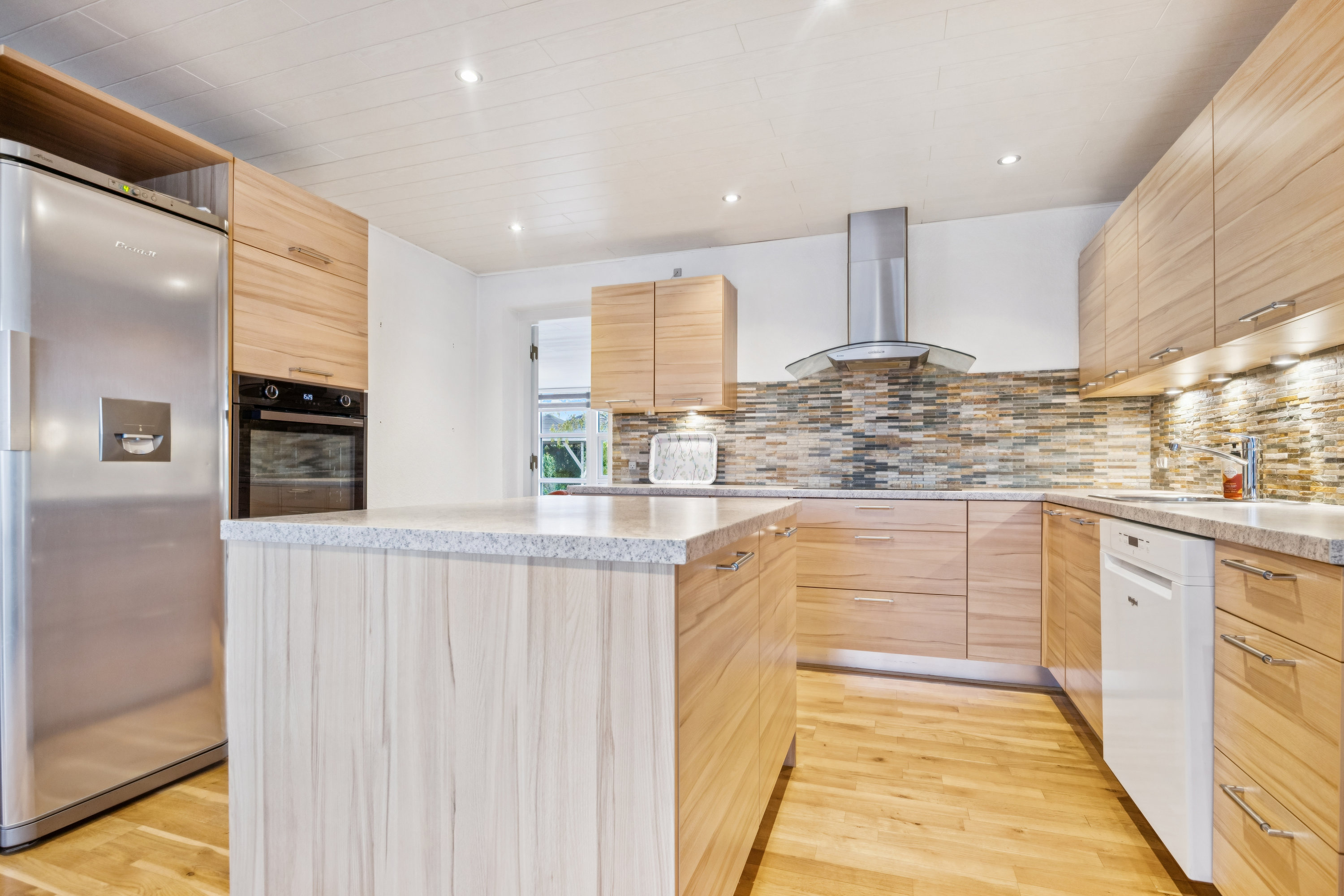 Fremhævet køkken billede i fuldskærmstilstand. Billede af Løkkenvej 23, 9490 Pandrup