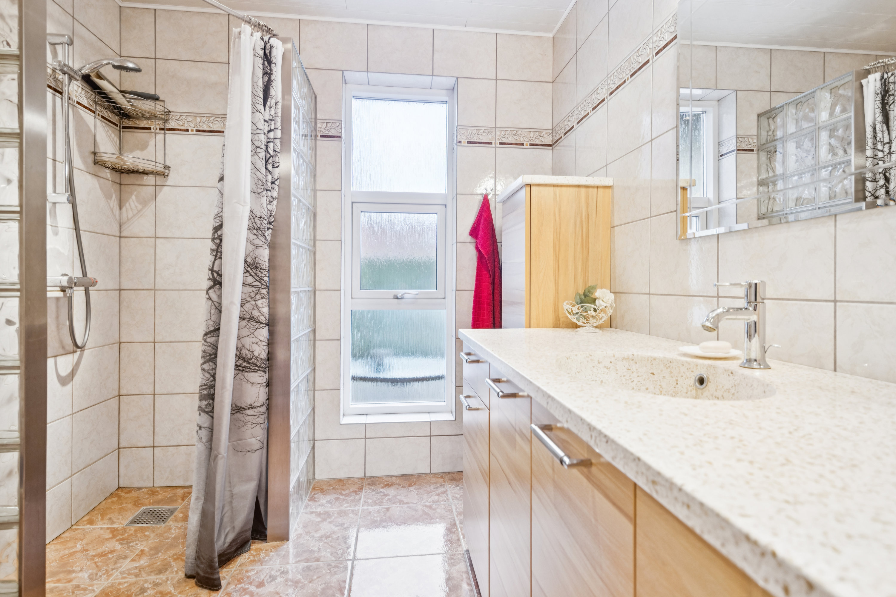 Fremhævet badeværelse billede i fuldskærmstilstand. Billede af Løkkenvej 23, 9490 Pandrup