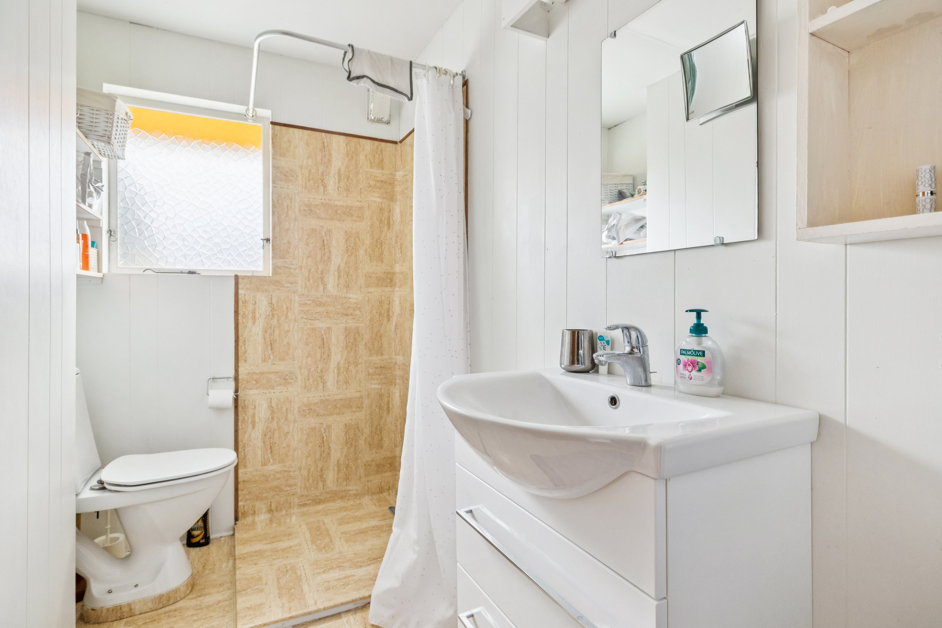 Fremhævet badeværelse billede i fuldskærmstilstand. Billede af Hestehaven 7, Øster Hurup, 9560 Hadsund