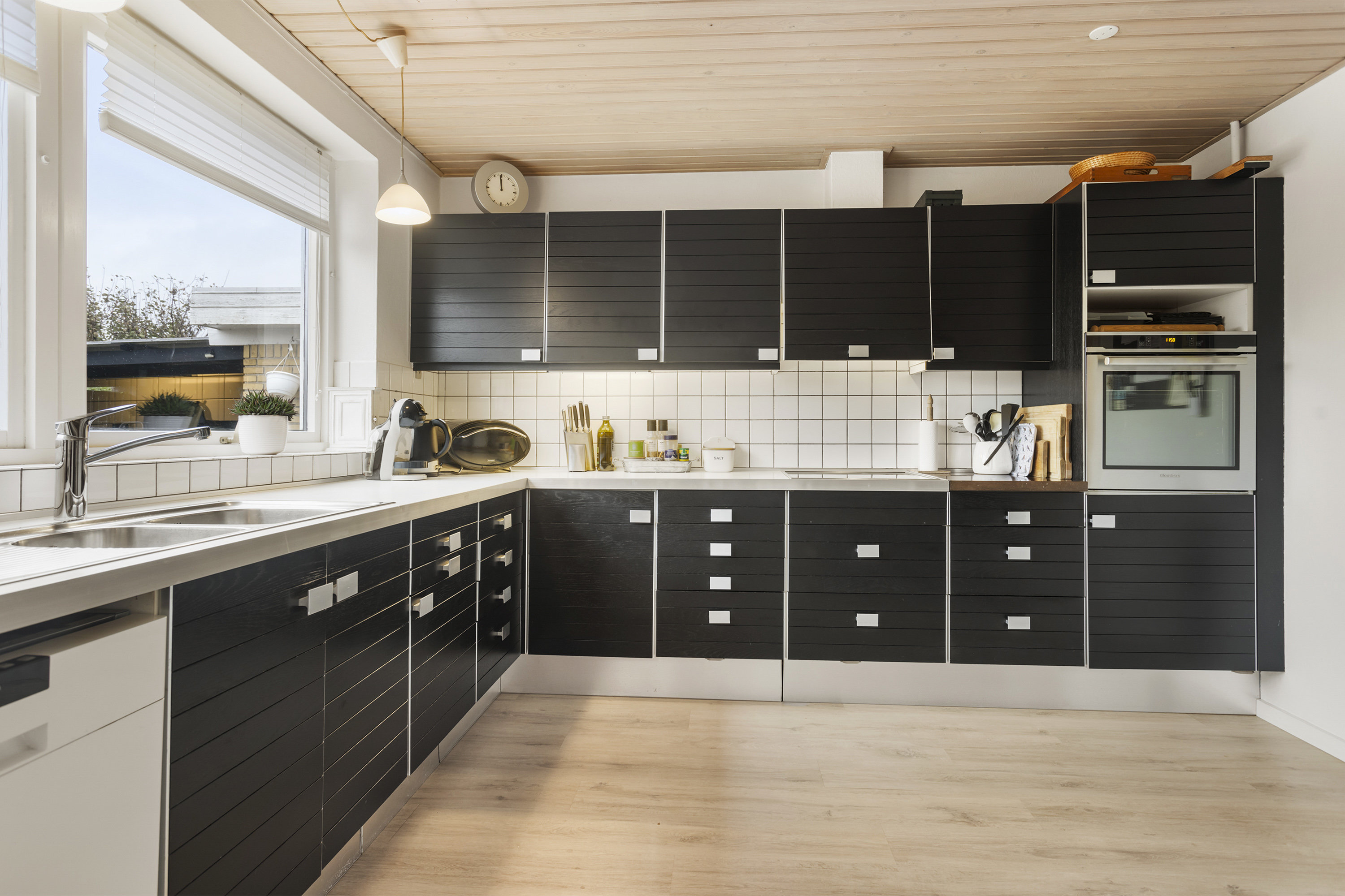 Fremhævet køkken billede i fuldskærmstilstand. Billede af Uranienborgvej 18, 9900 Frederikshavn