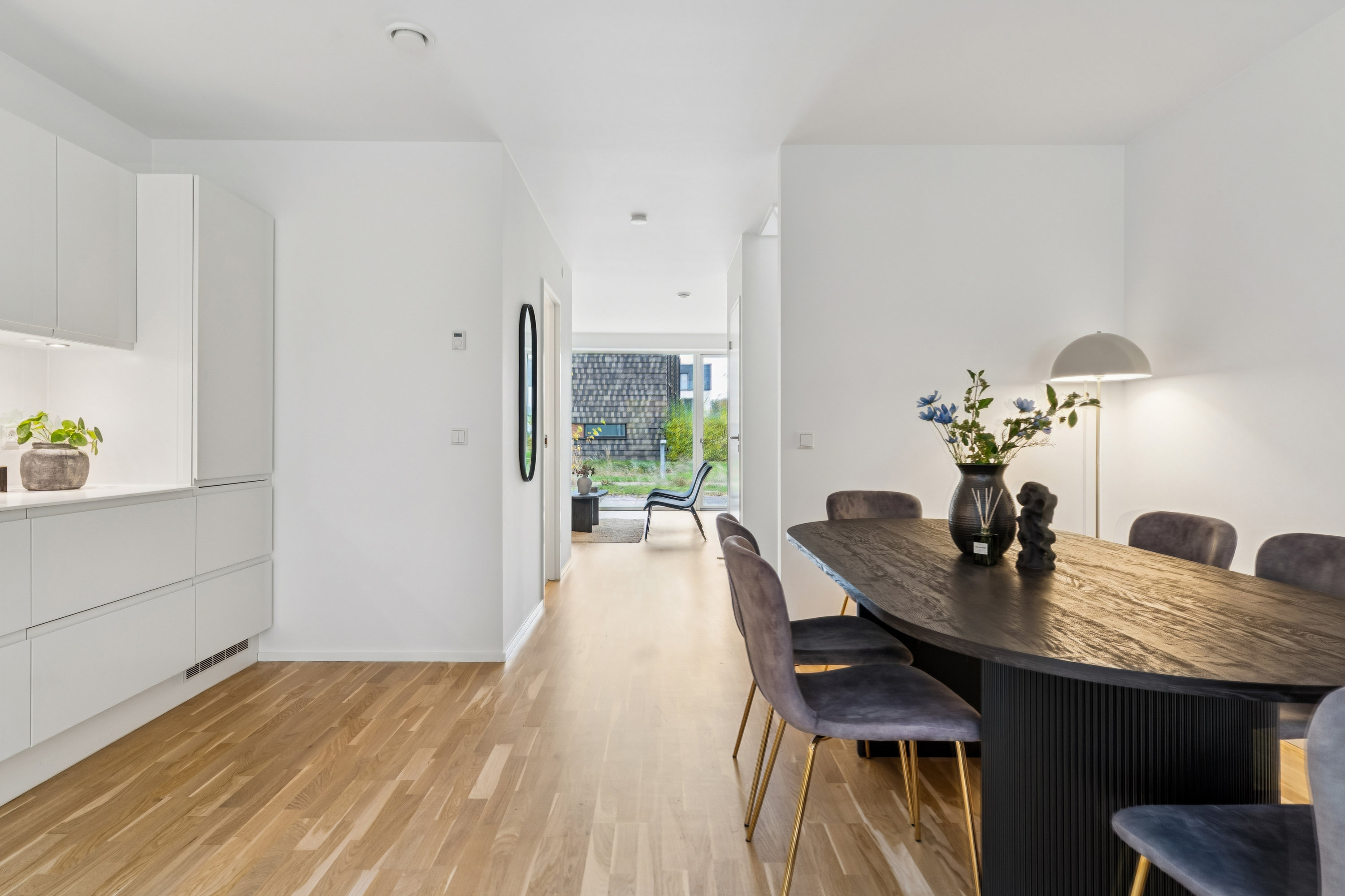 Fremhævet stue billede i fuldskærmstilstand. Billede af Pinievej 48, 2880 Bagsværd