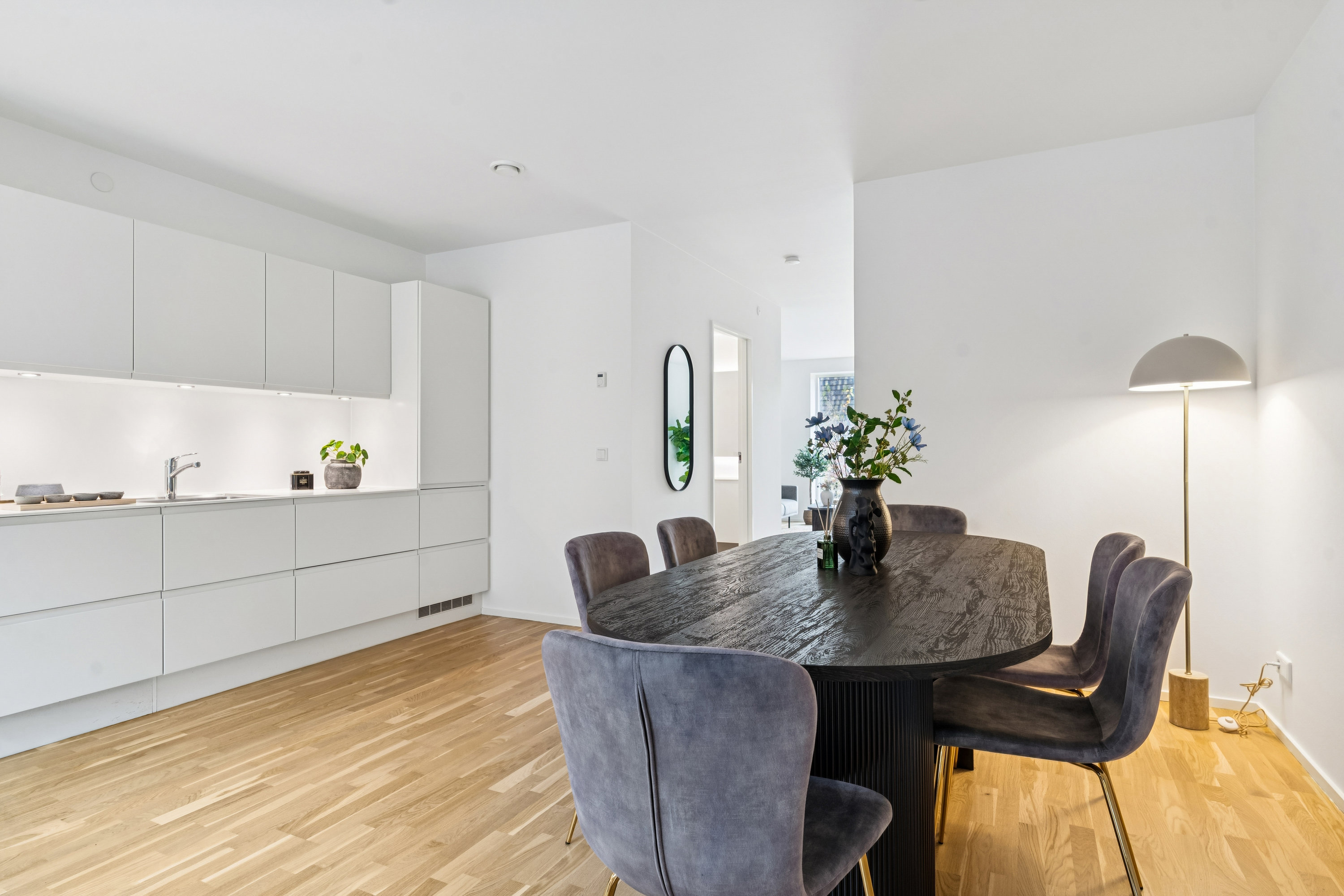 Fremhævet stue billede i fuldskærmstilstand. Billede af Pinievej 48, 2880 Bagsværd